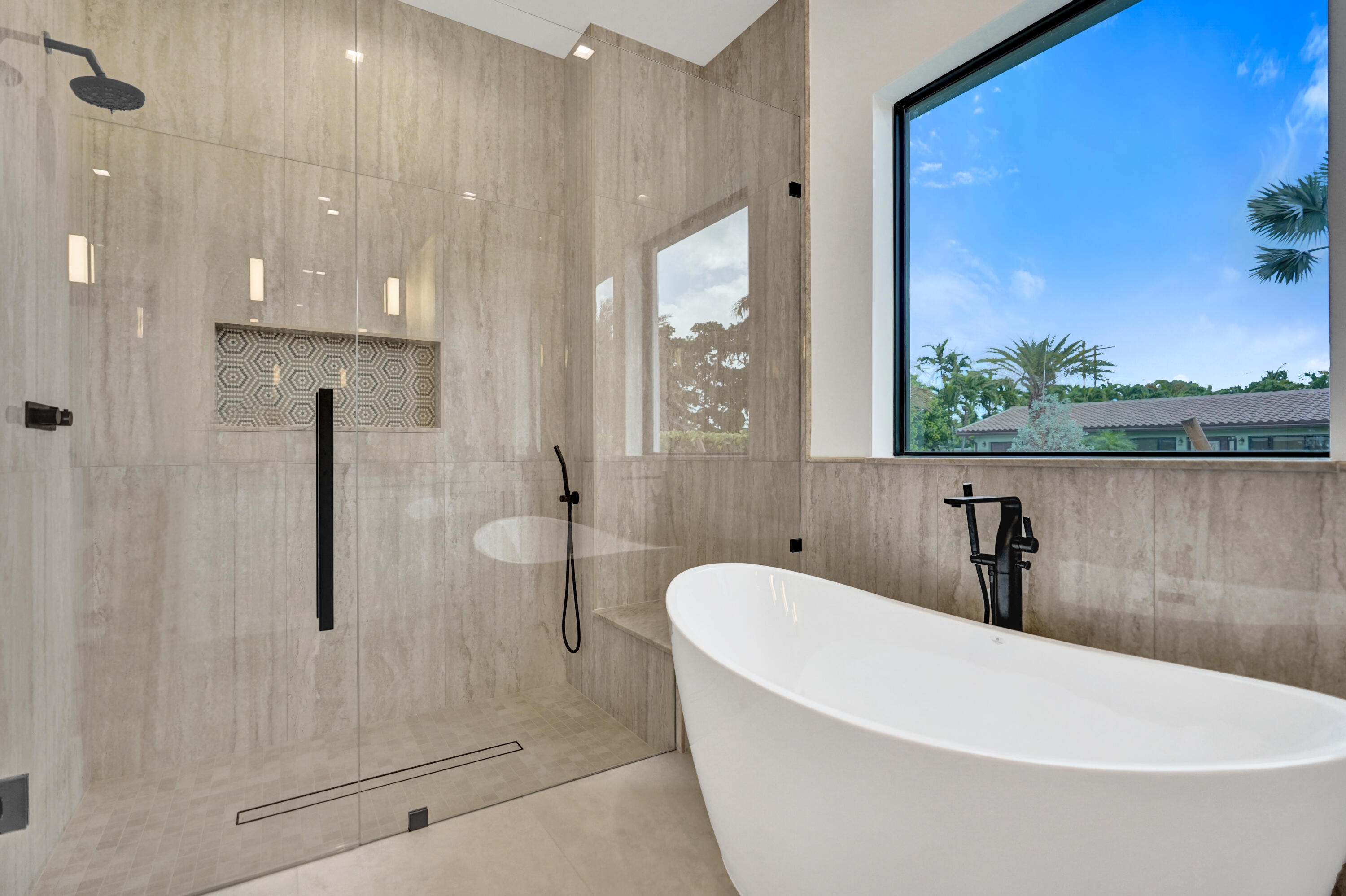 4451 NE 27th Terrace