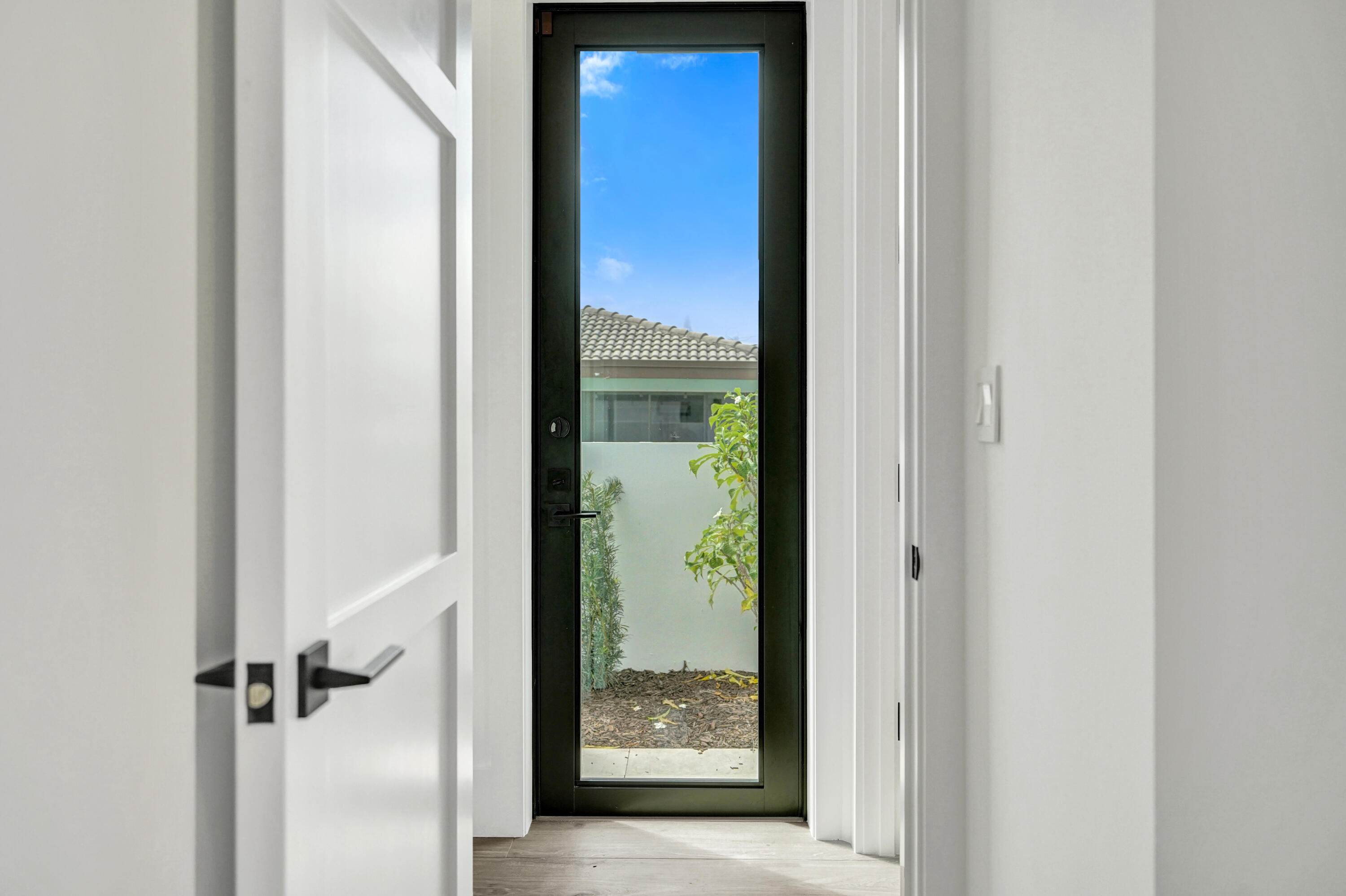 4451 NE 27th Terrace