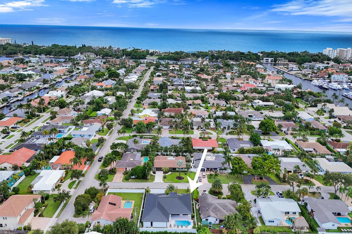 4451 NE 27th Terrace