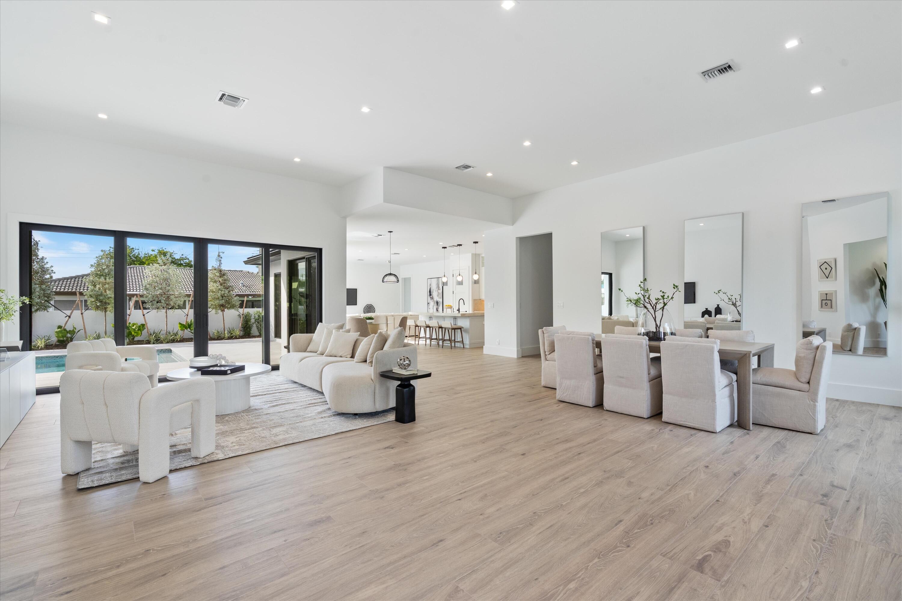 4451 NE 27th Terrace