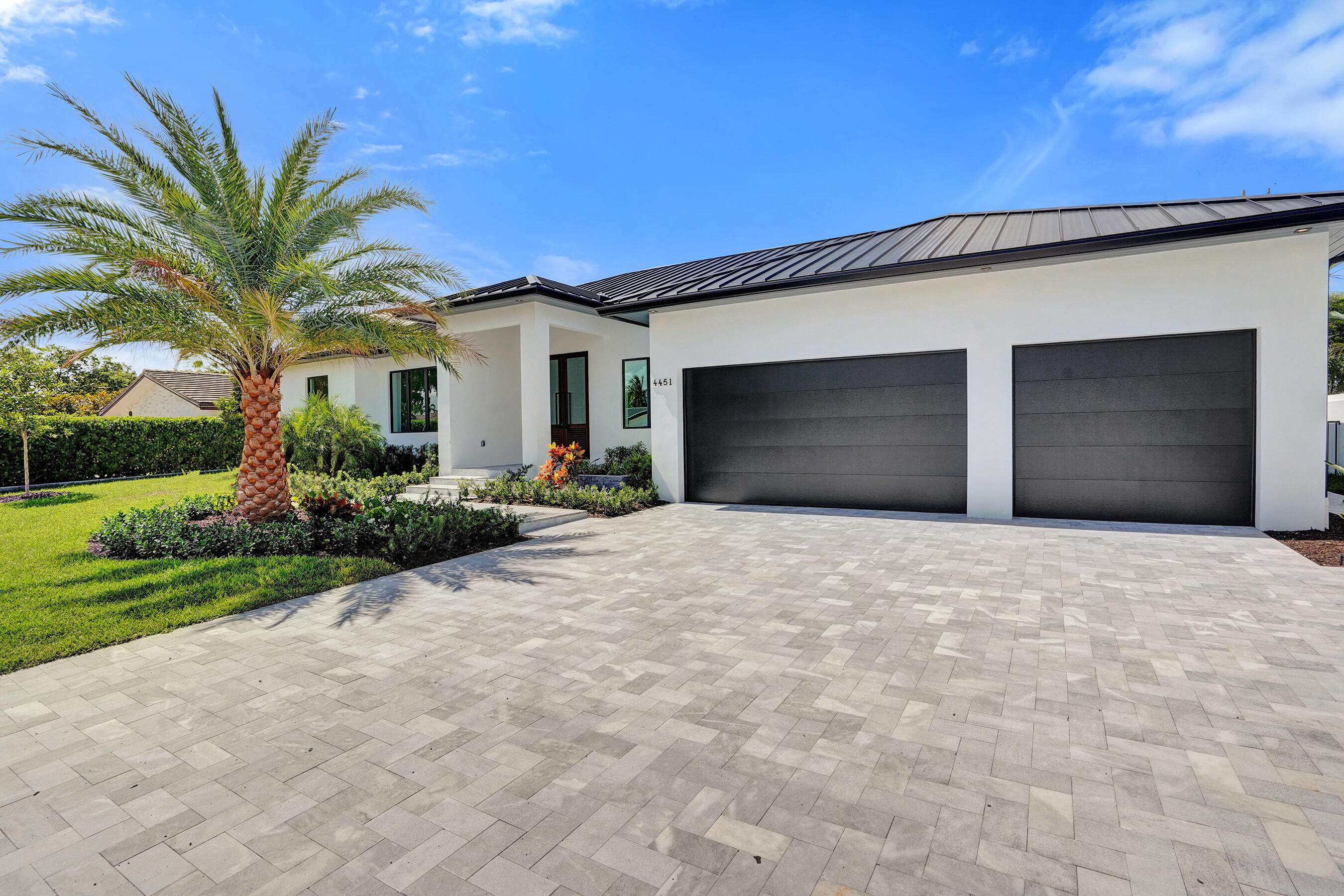 4451 NE 27th Terrace