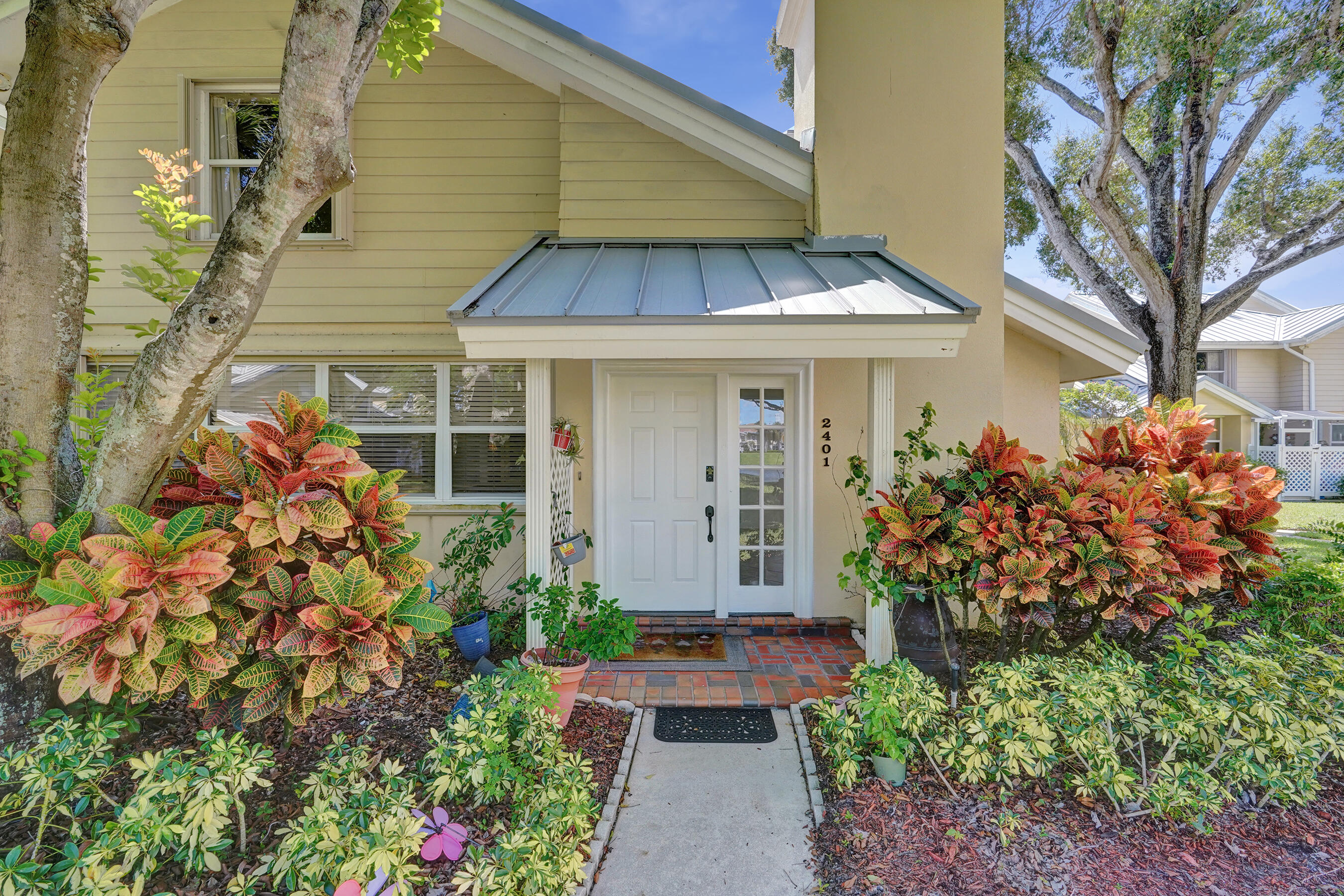 2401 Amherst Court