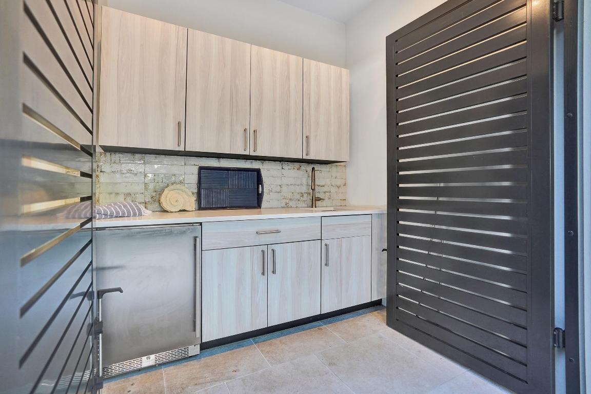 1177 George Bush Boulevard 208