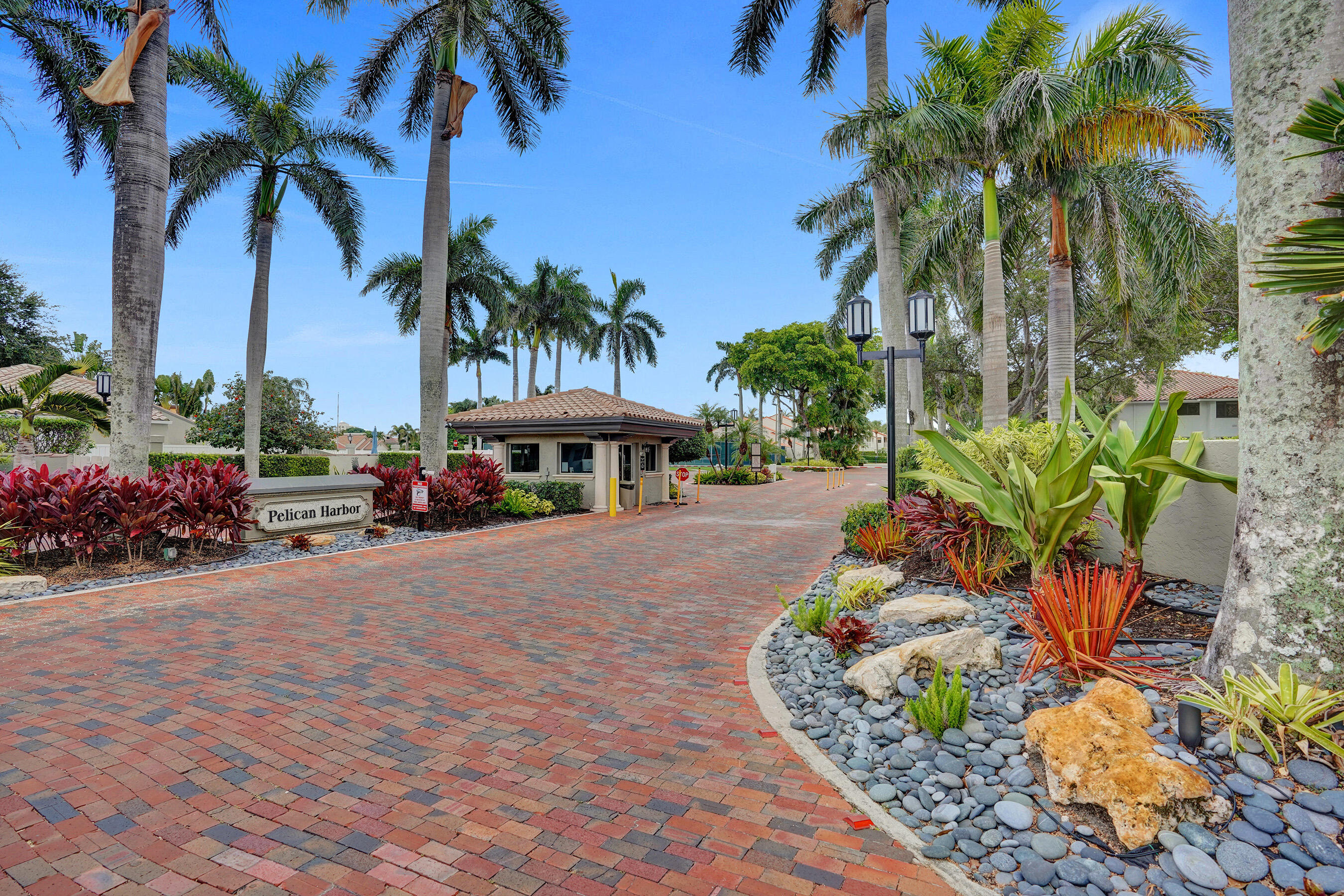 612 Admirals Way