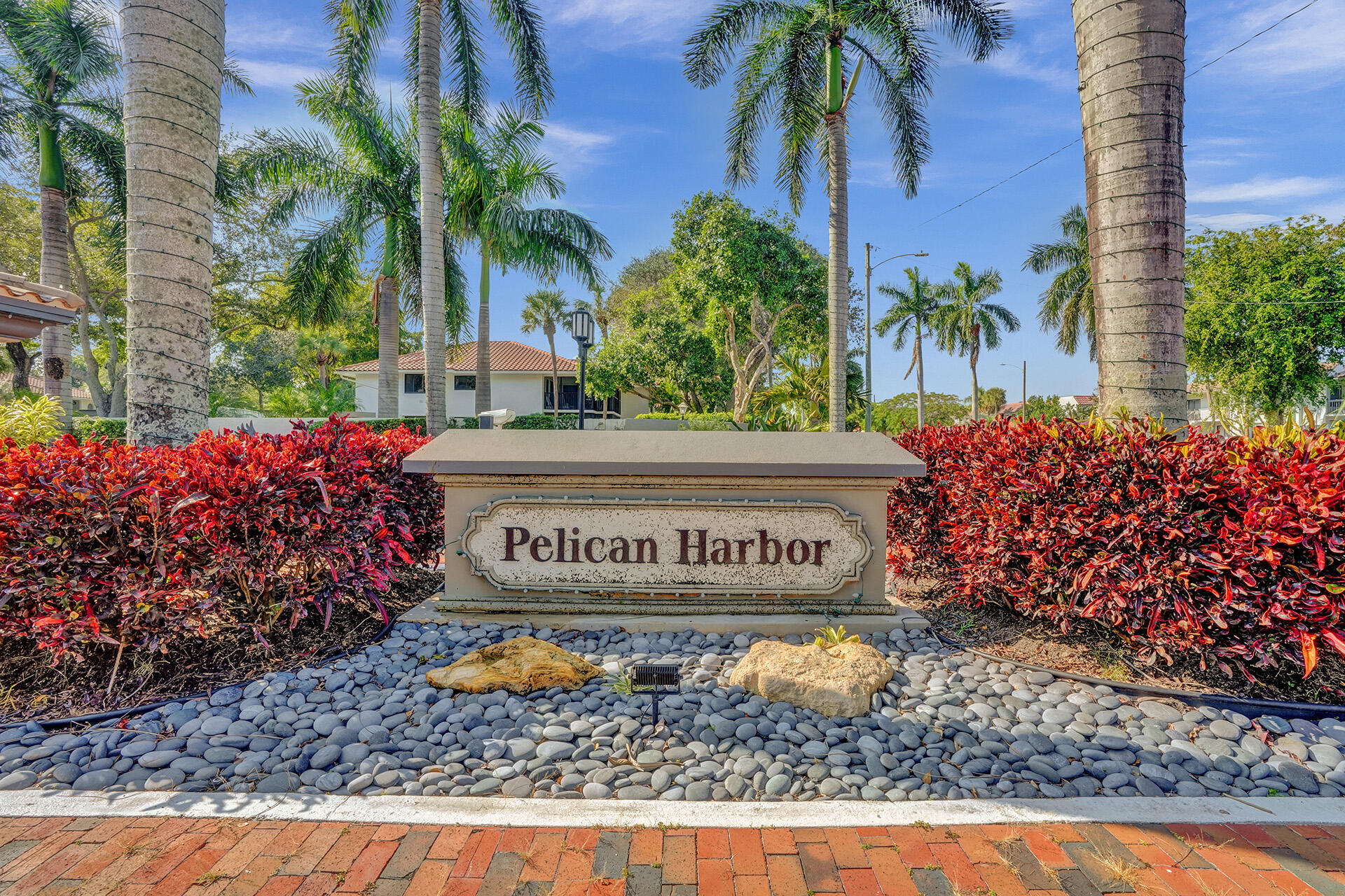 612 Admirals Way