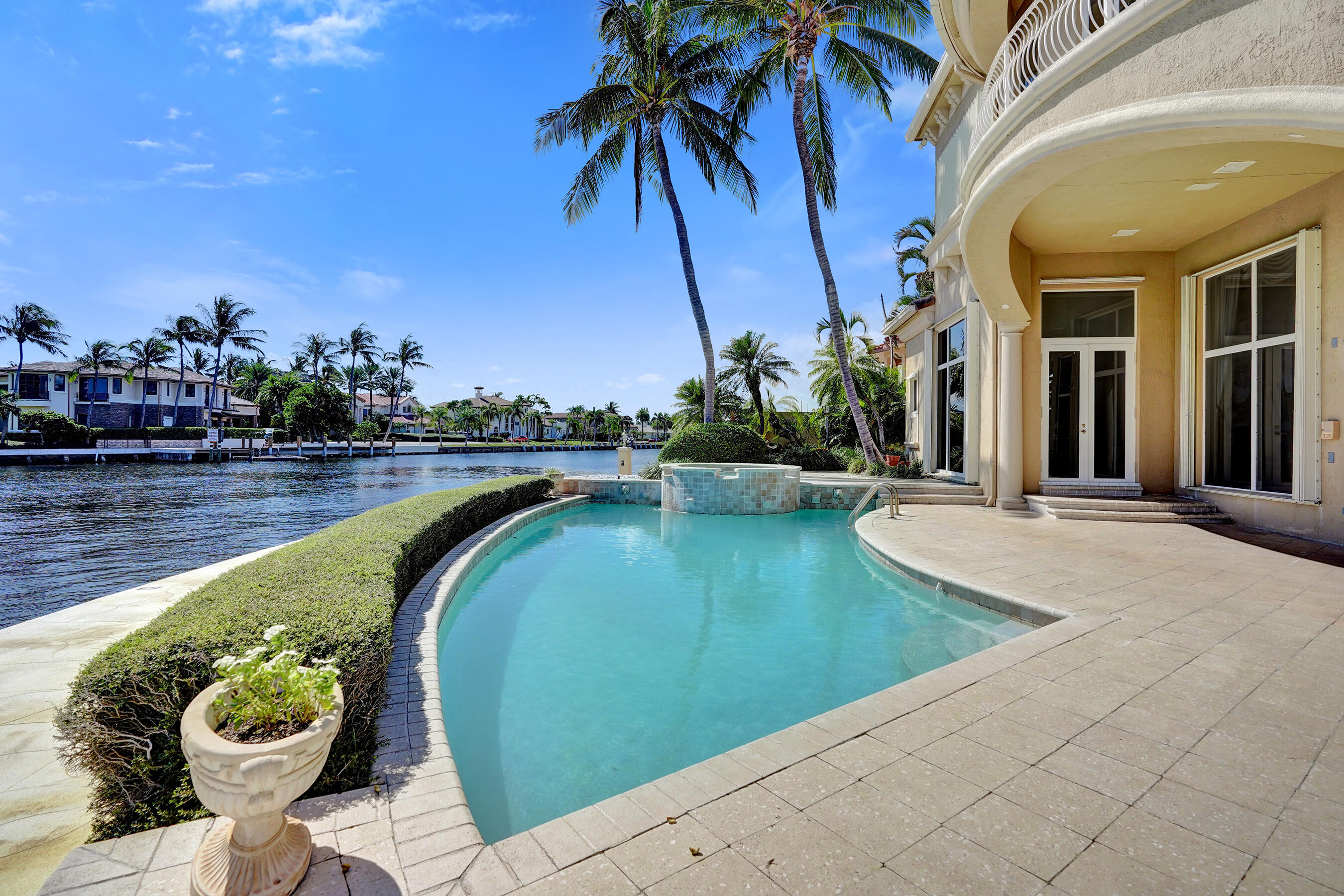 612 Admirals Way