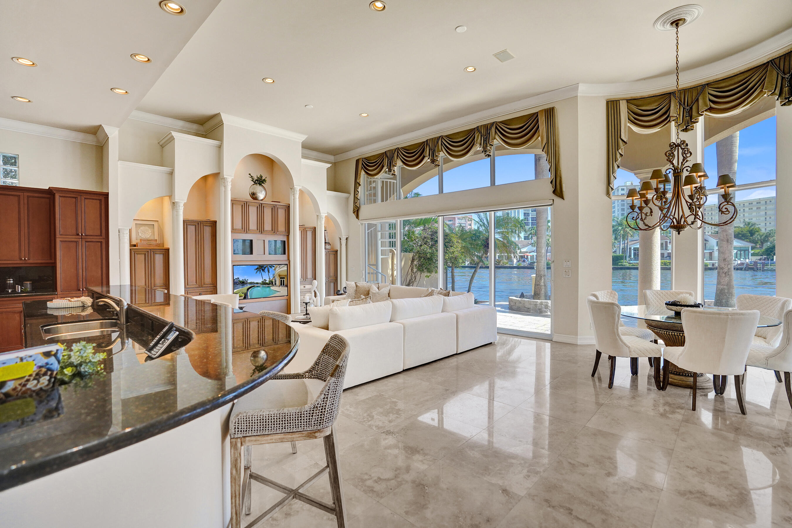 612 Admirals Way