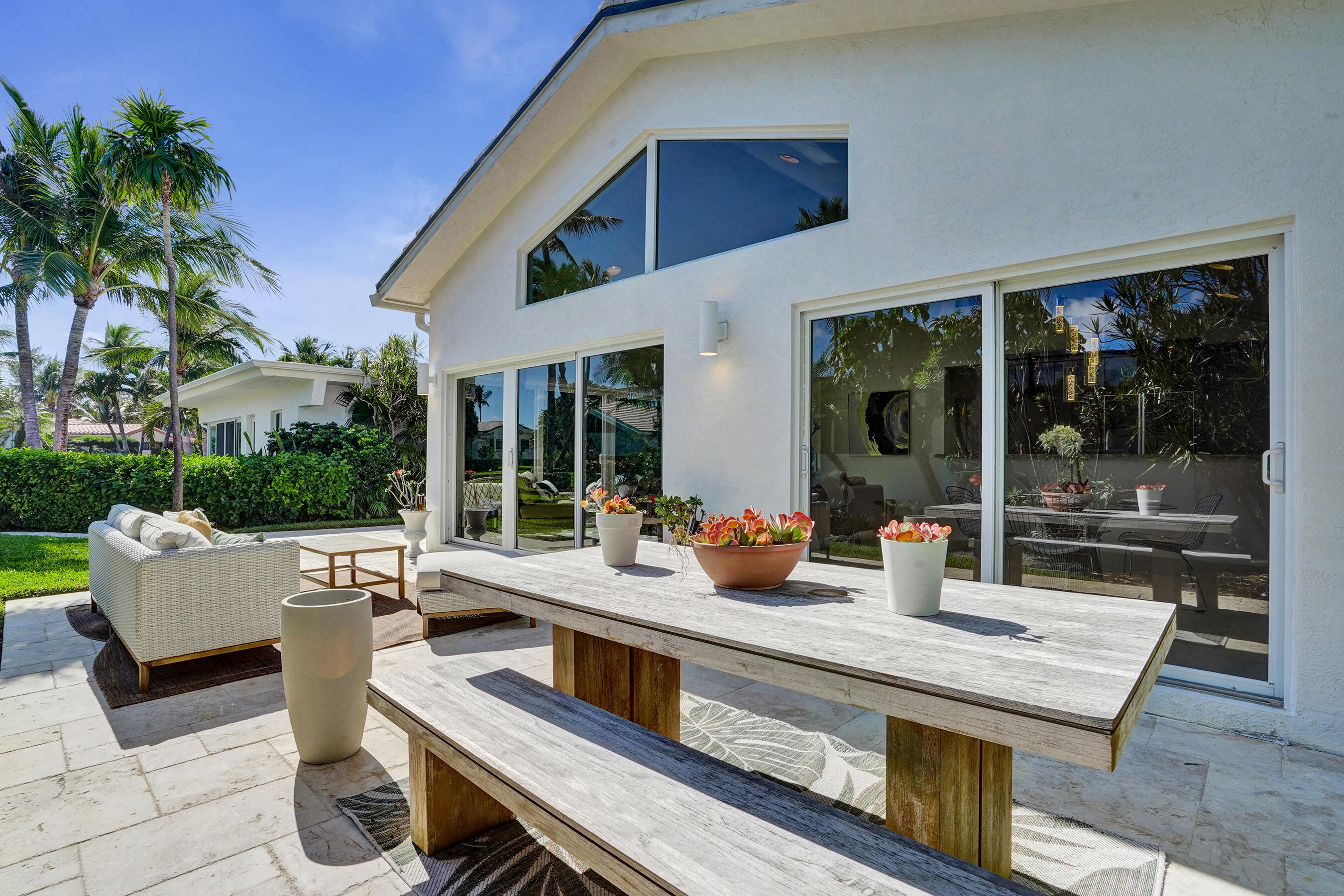 1212 Hillsboro Mile Villa 14