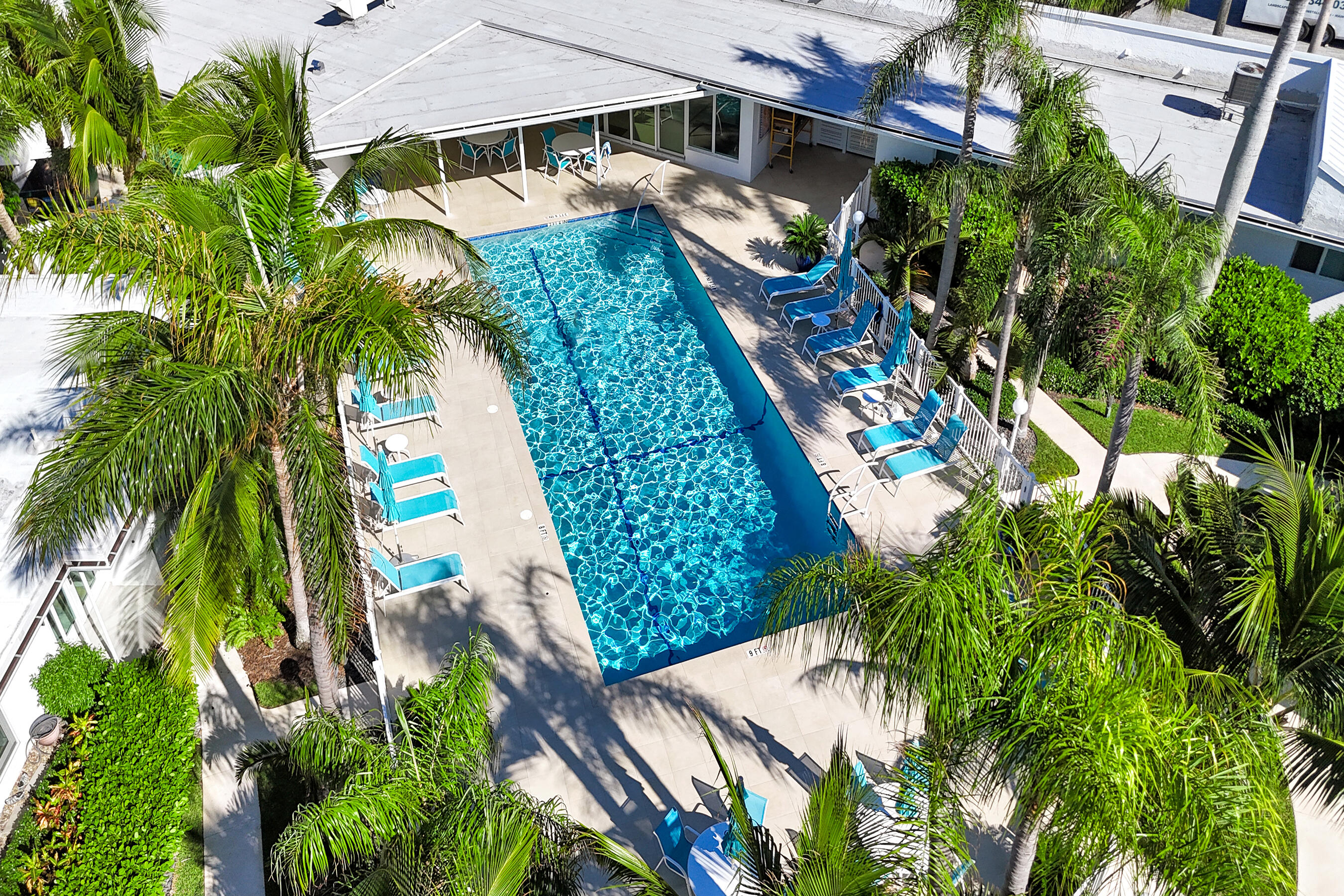 1212 Hillsboro Mile Villa 14