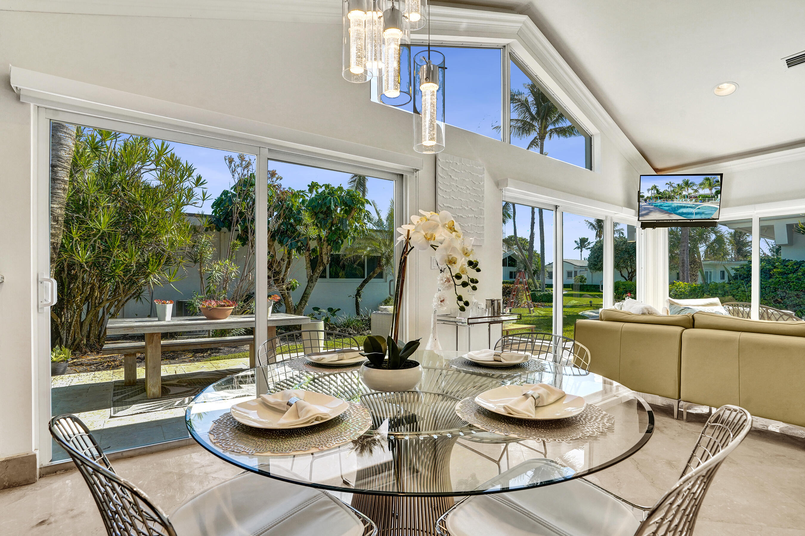 1212 Hillsboro Mile Villa 14