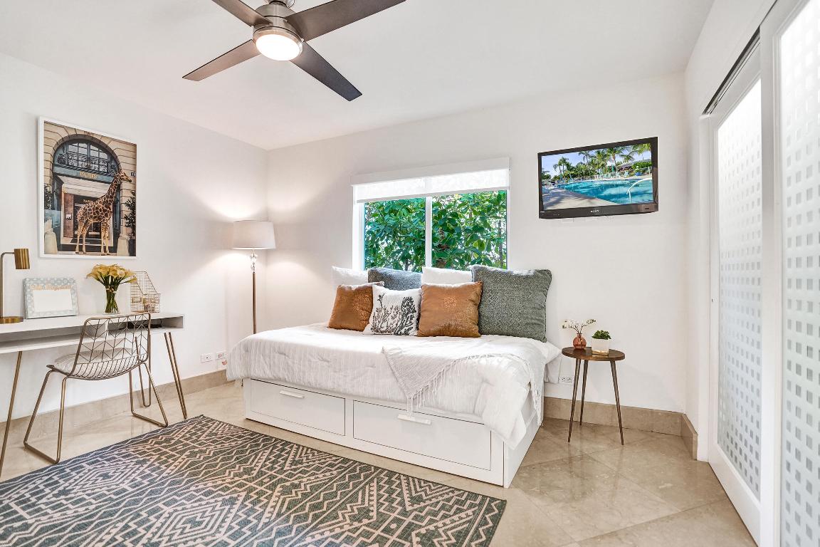 1212 Hillsboro Mile Villa 14