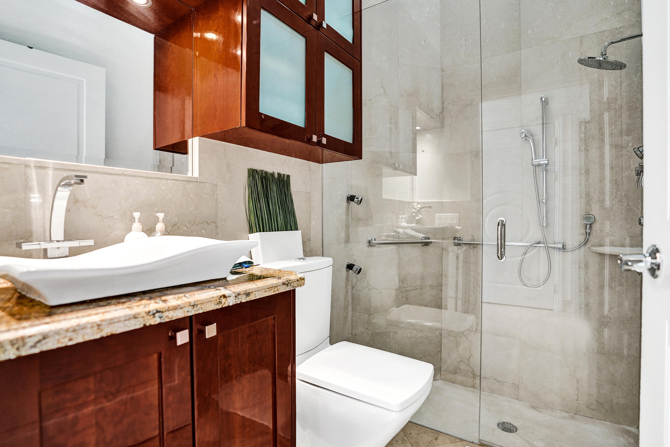 1212 Hillsboro Mile Villa 14