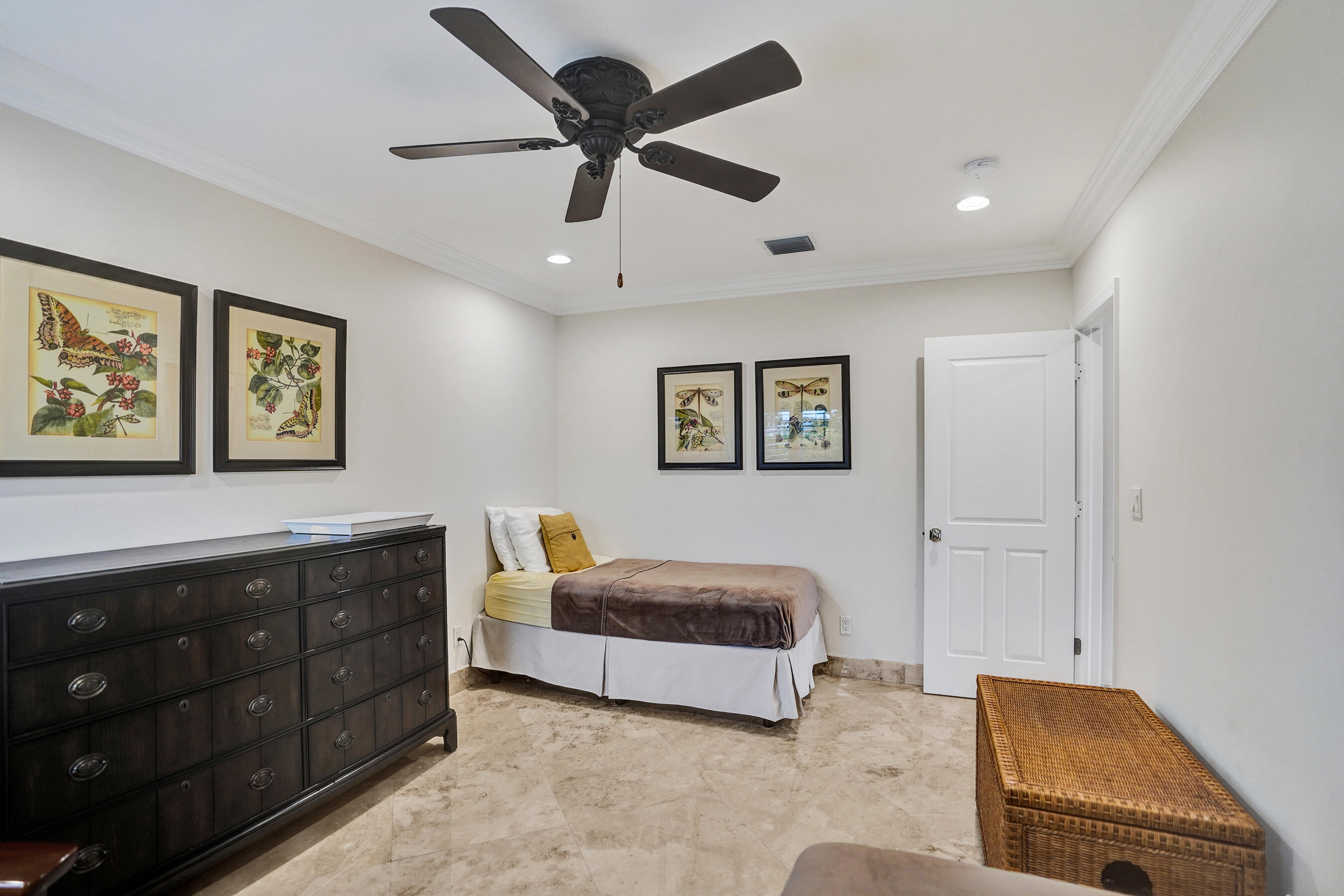 1431 S Ocean Boulevard 17, Lauderdale-By-The-Sea Unit: 17