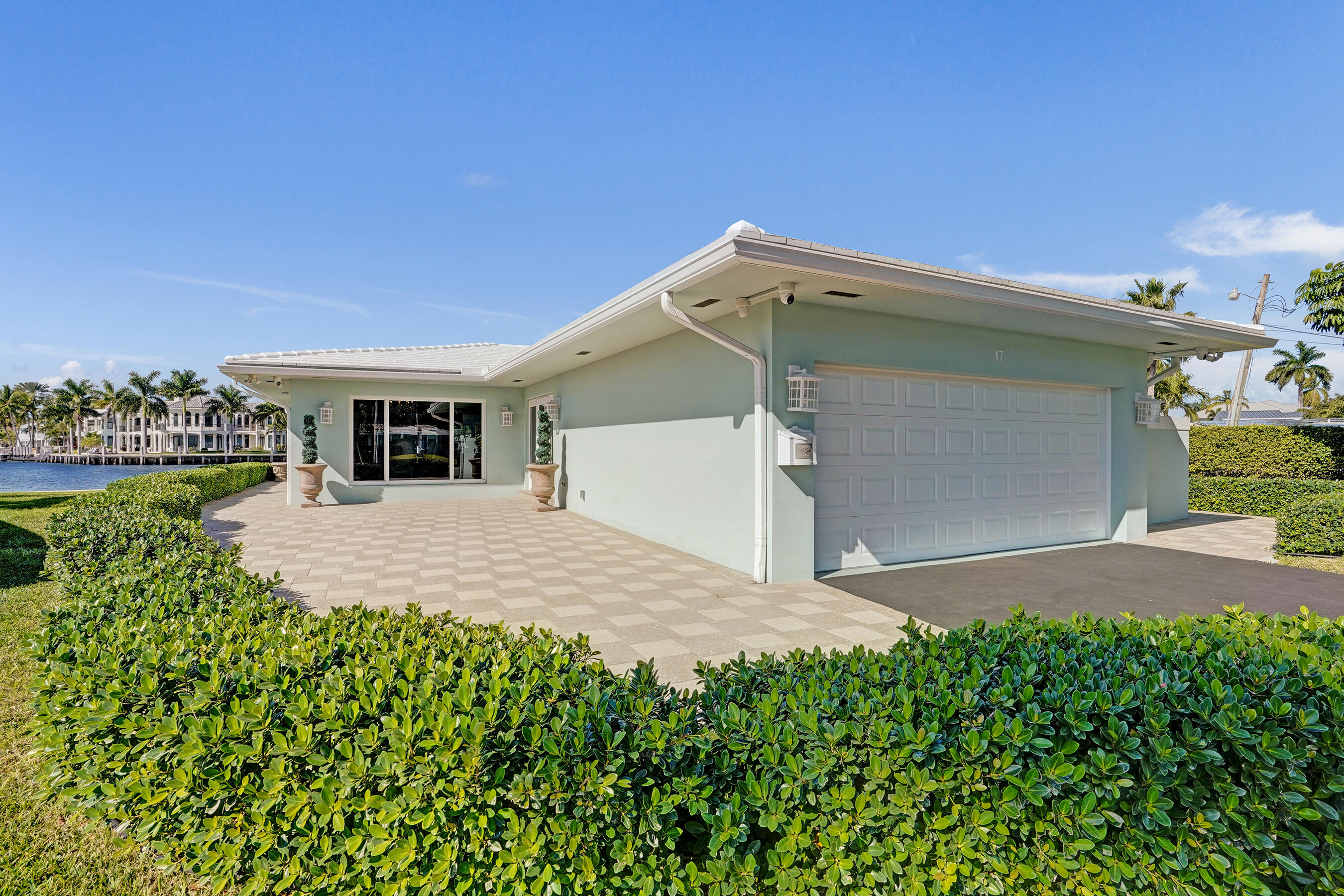 1431 S Ocean Boulevard 17, Lauderdale-By-The-Sea Unit: 17