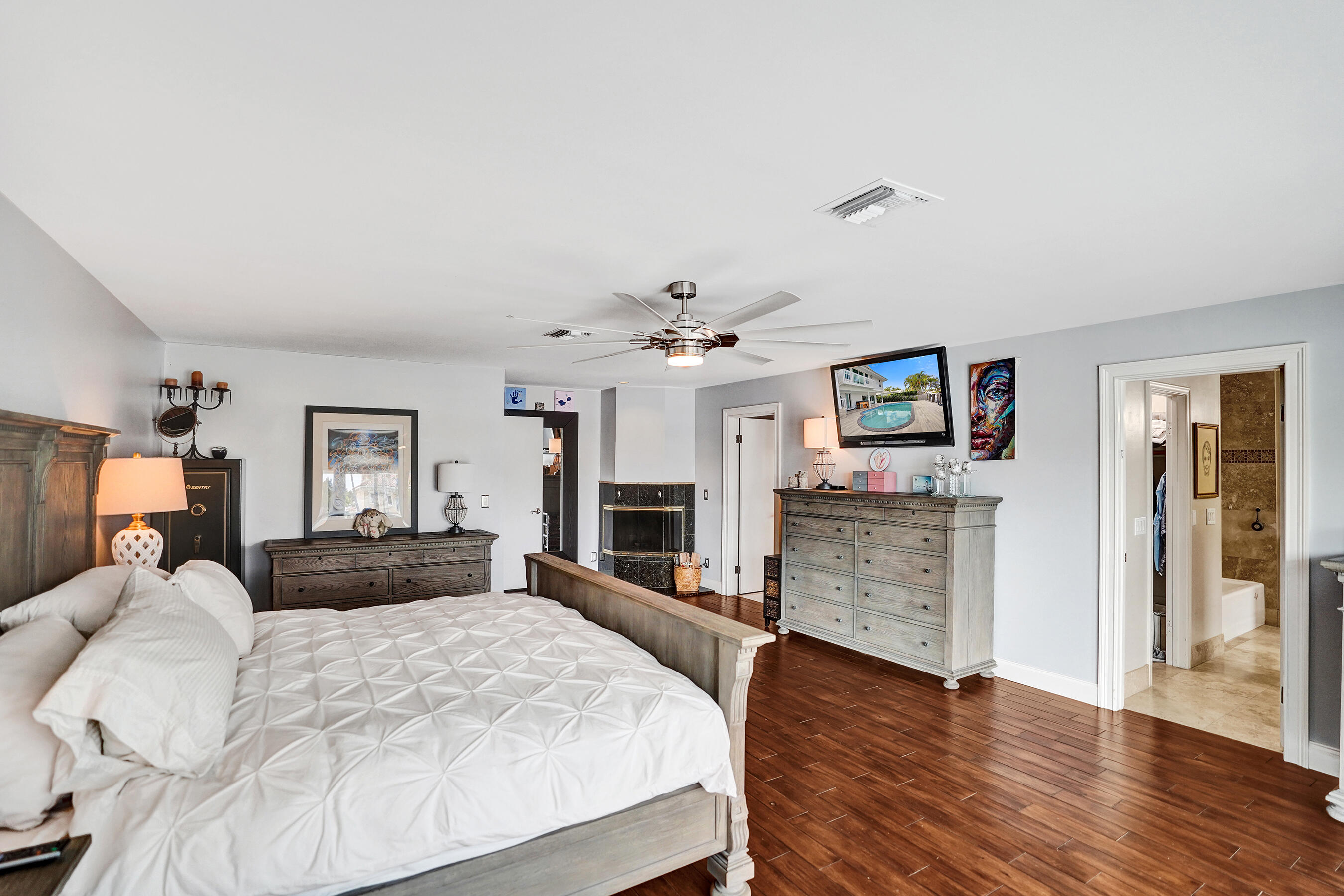 3001 NE 47th Street