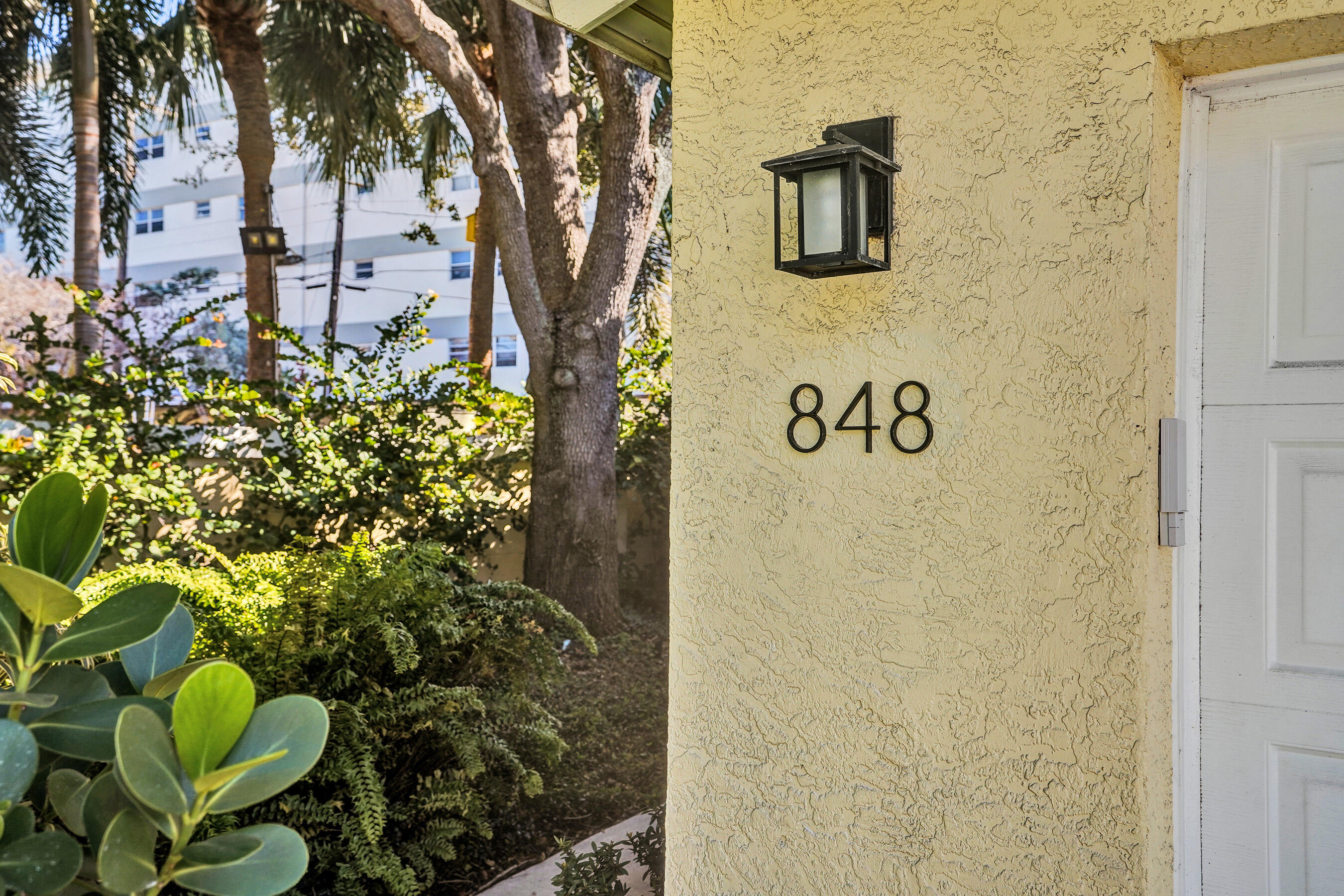 848 SE 4th Court