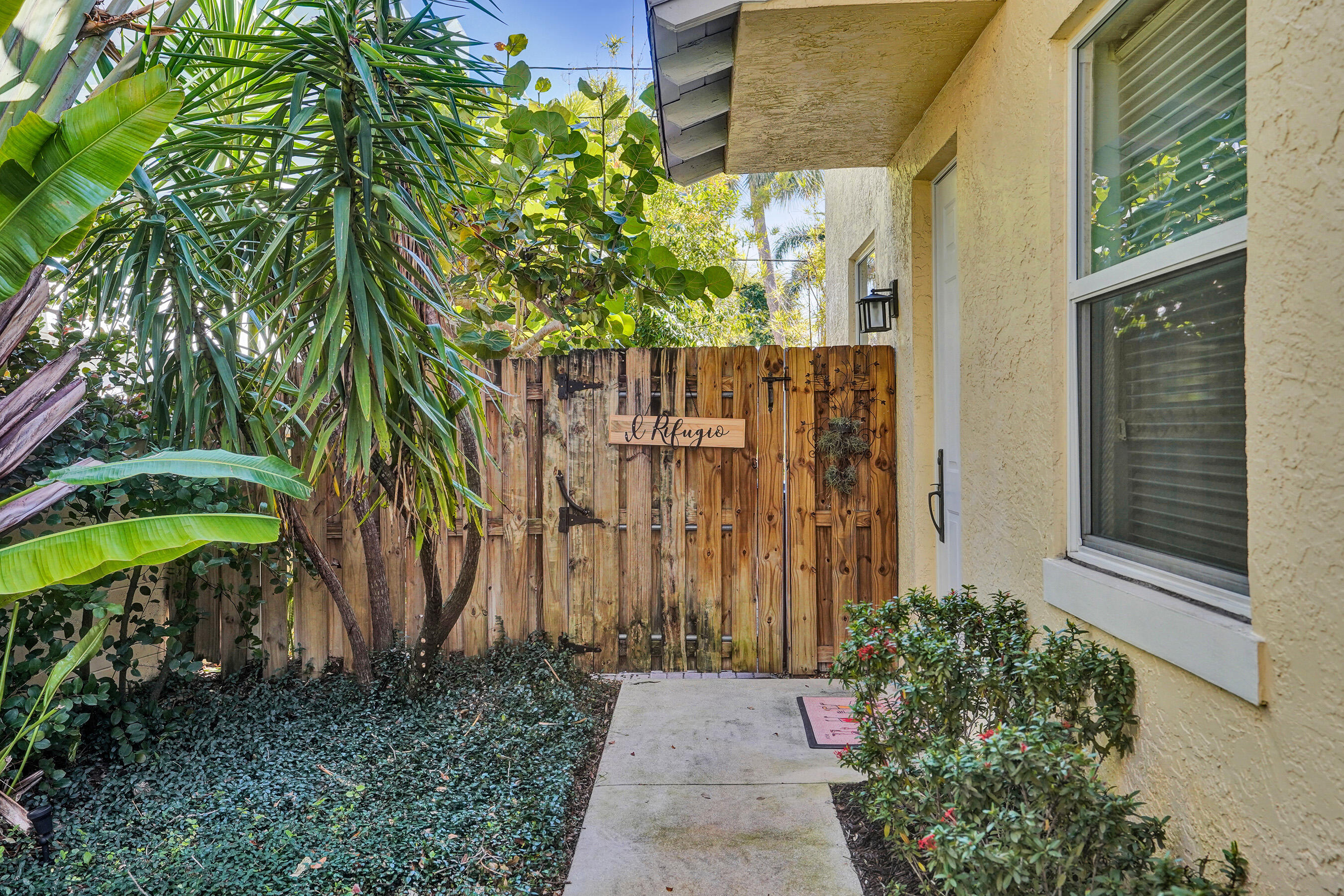 848 SE 4th Court