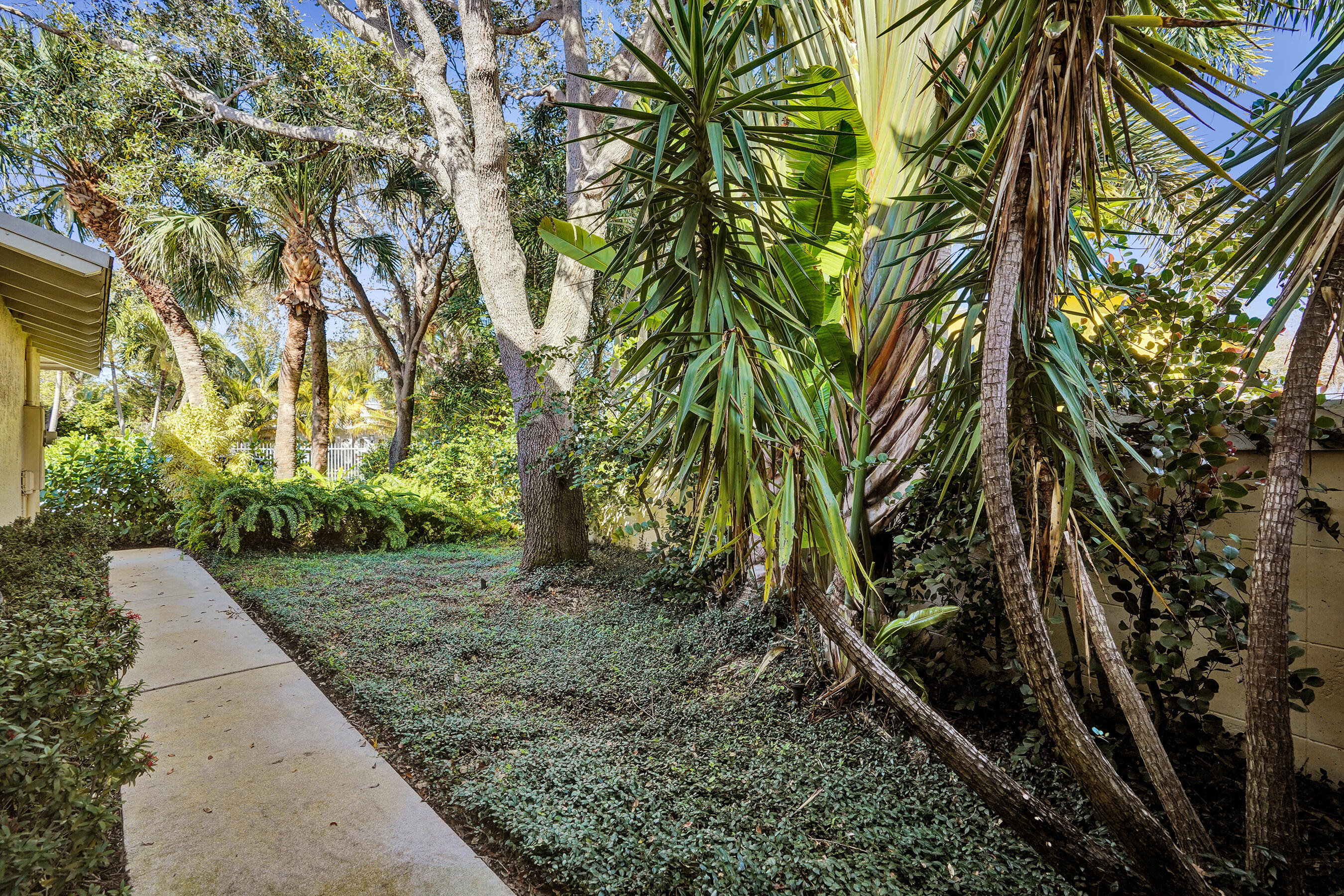 848 SE 4th Court
