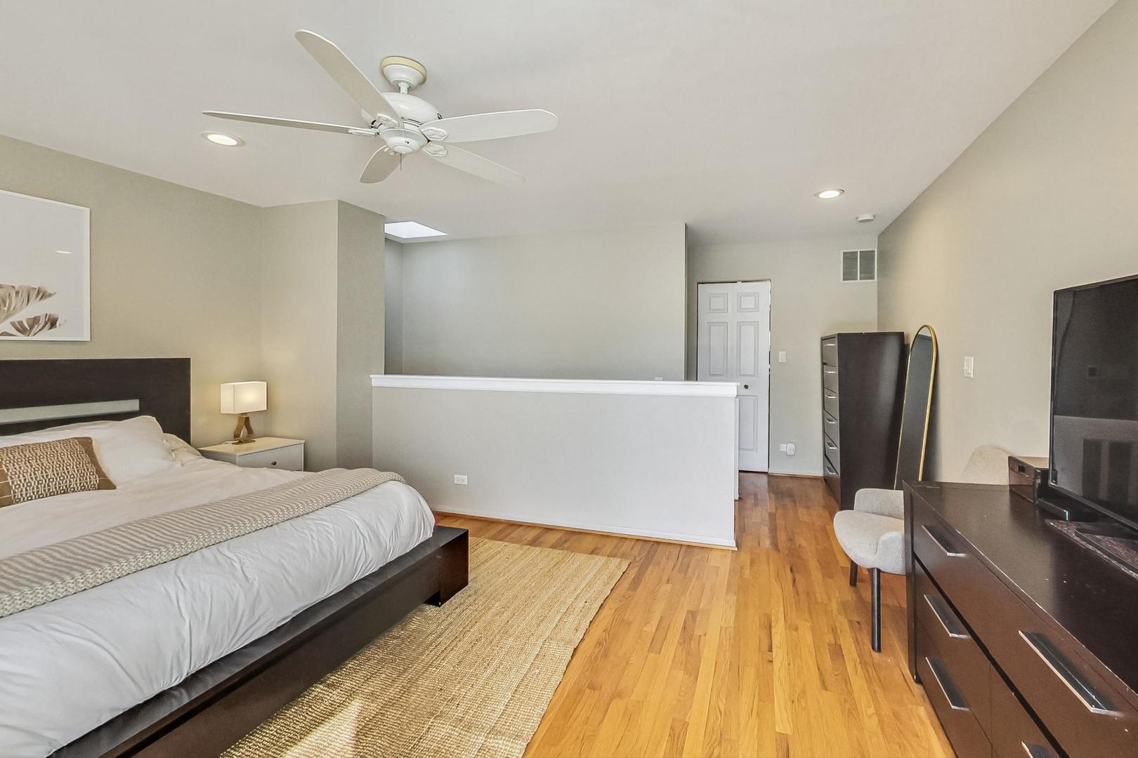 701 S Carpenter Street Unit: G
