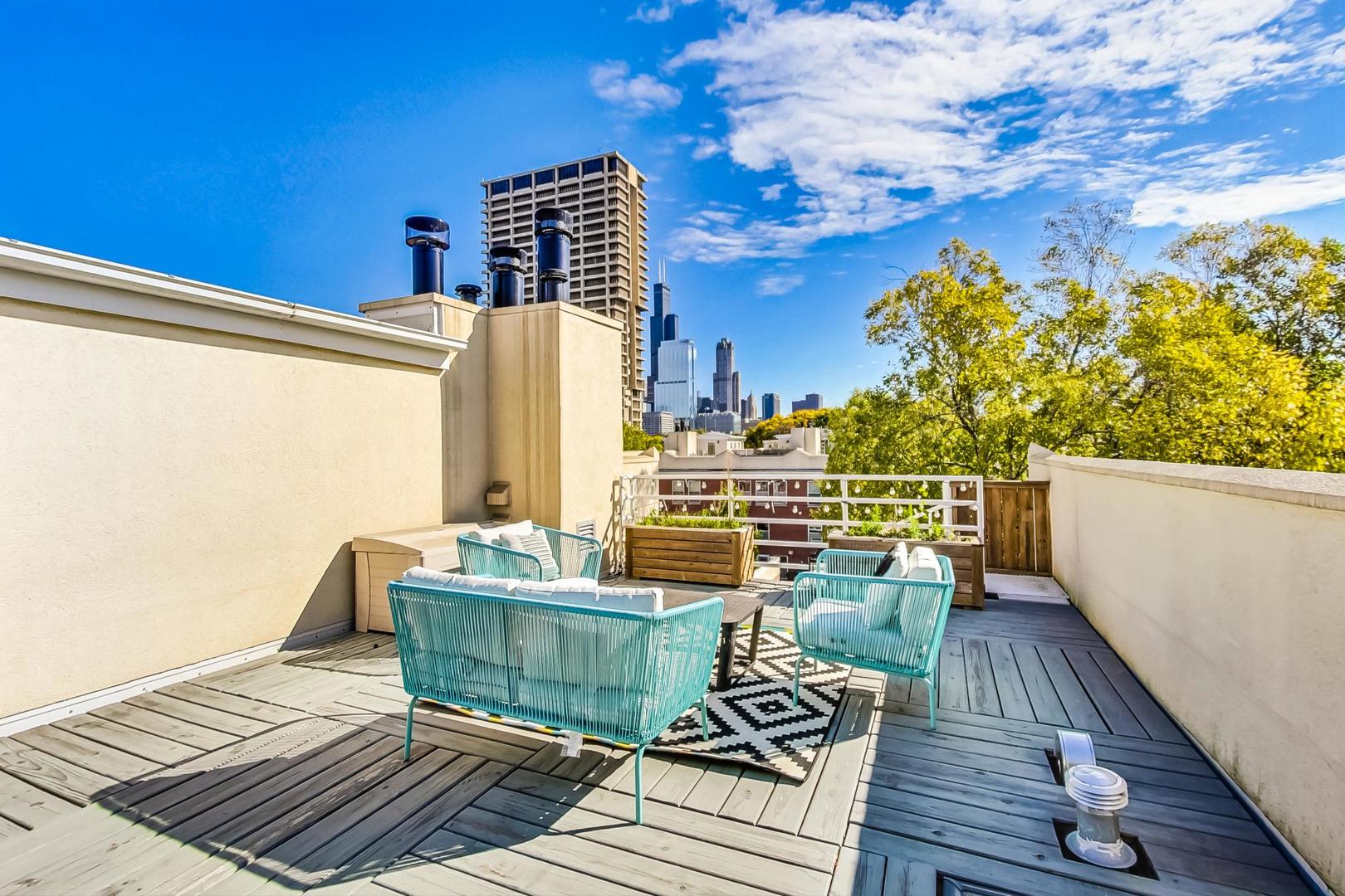 701 S Carpenter Street Unit: G