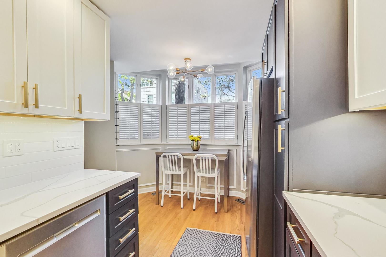 701 S Carpenter Street Unit: G