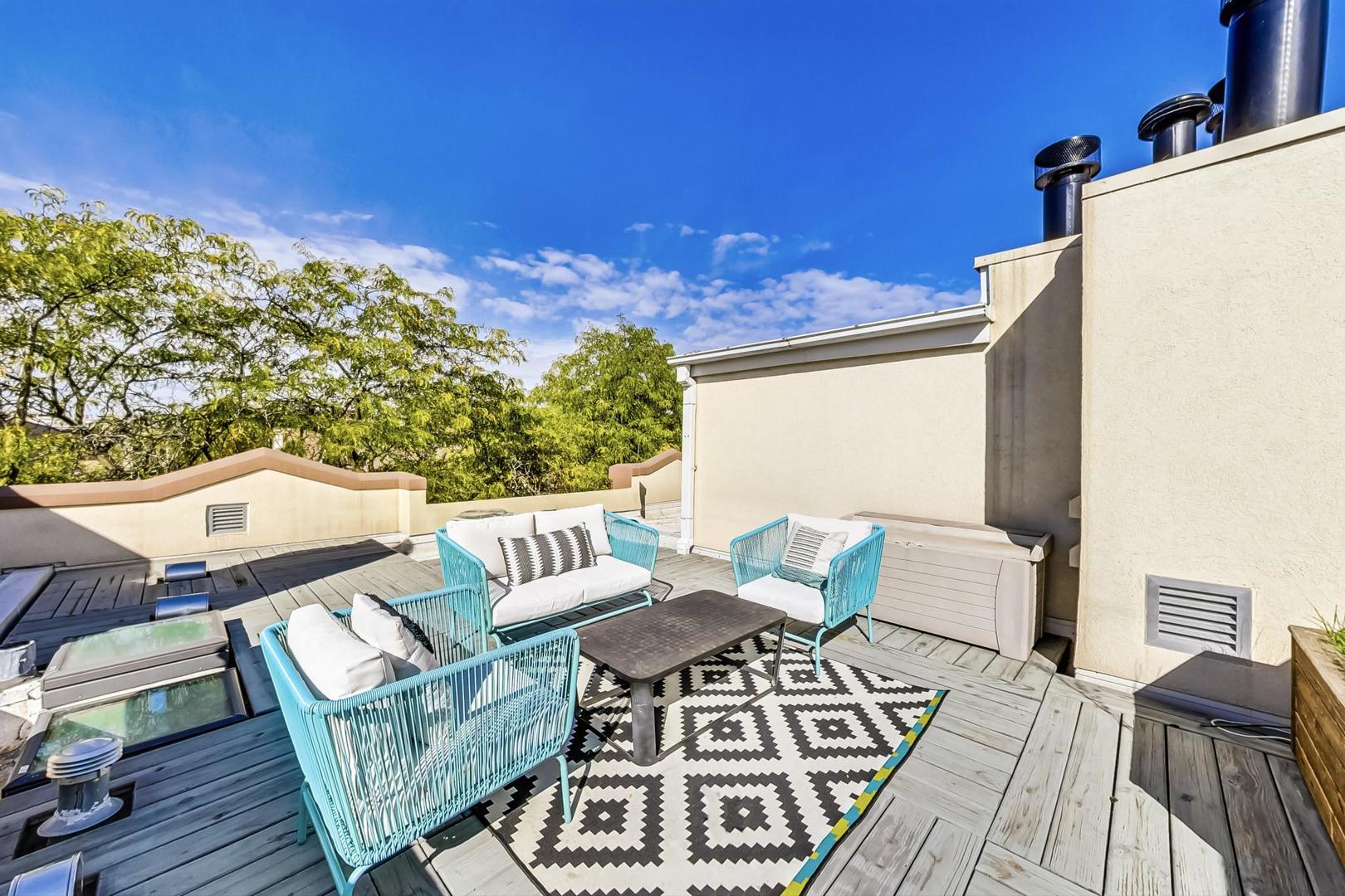 701 S Carpenter Street Unit: G
