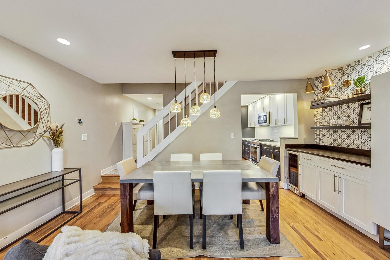 701 S Carpenter Street Unit: G