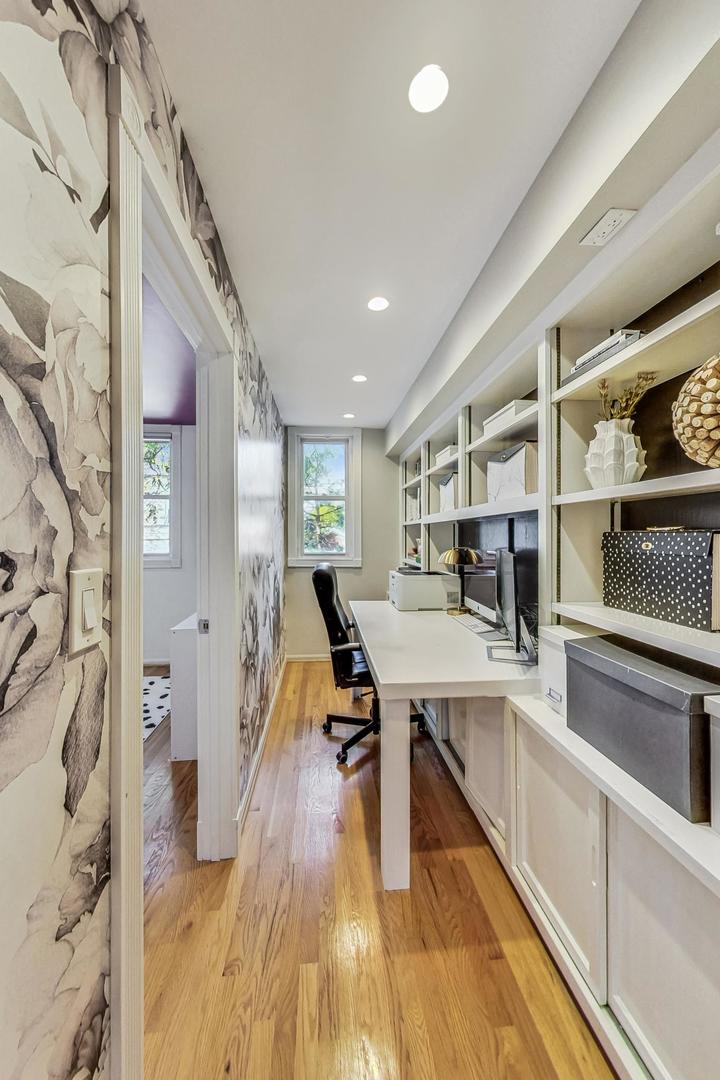 701 S Carpenter Street Unit: G