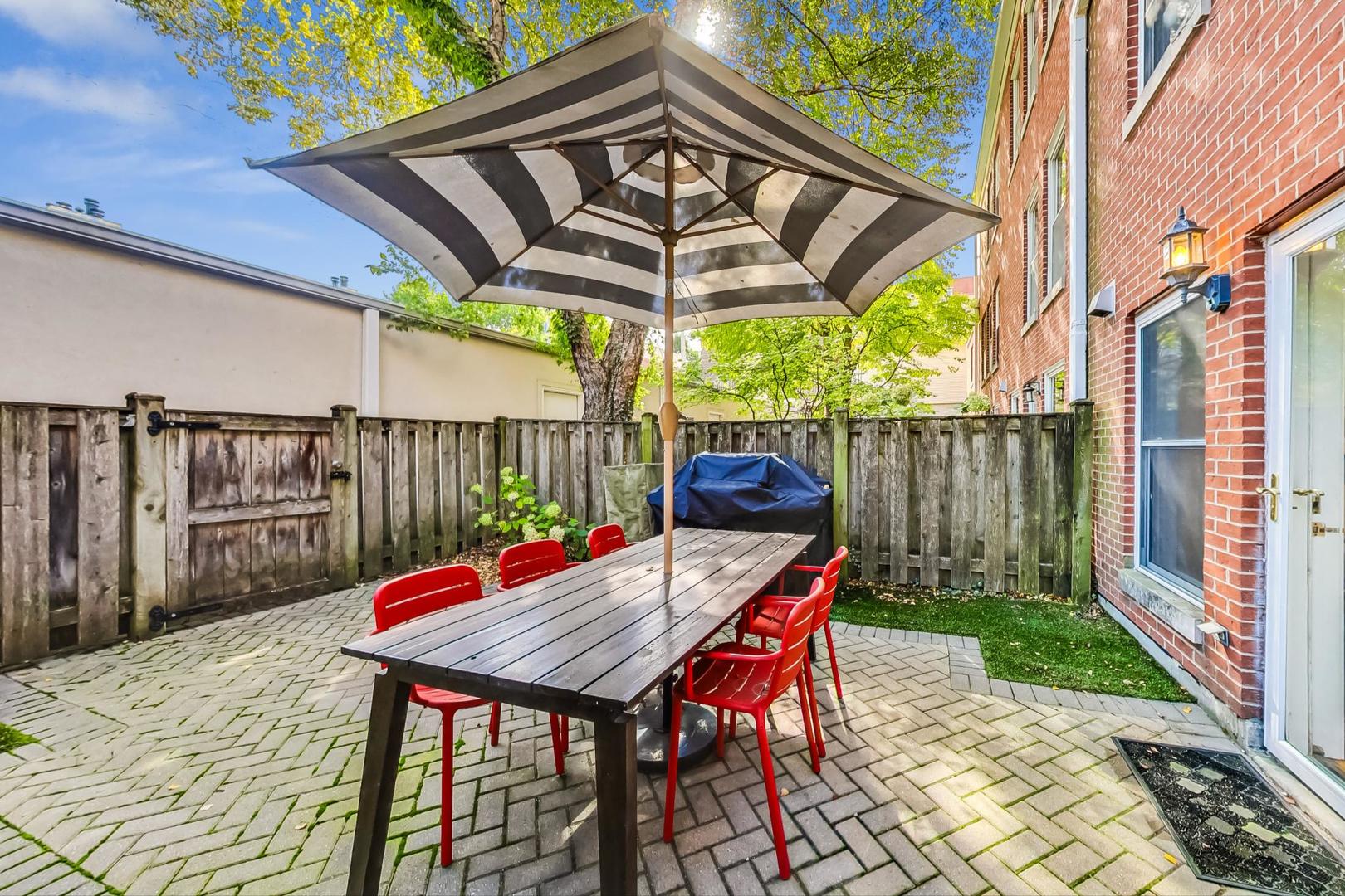 701 S Carpenter Street Unit: G