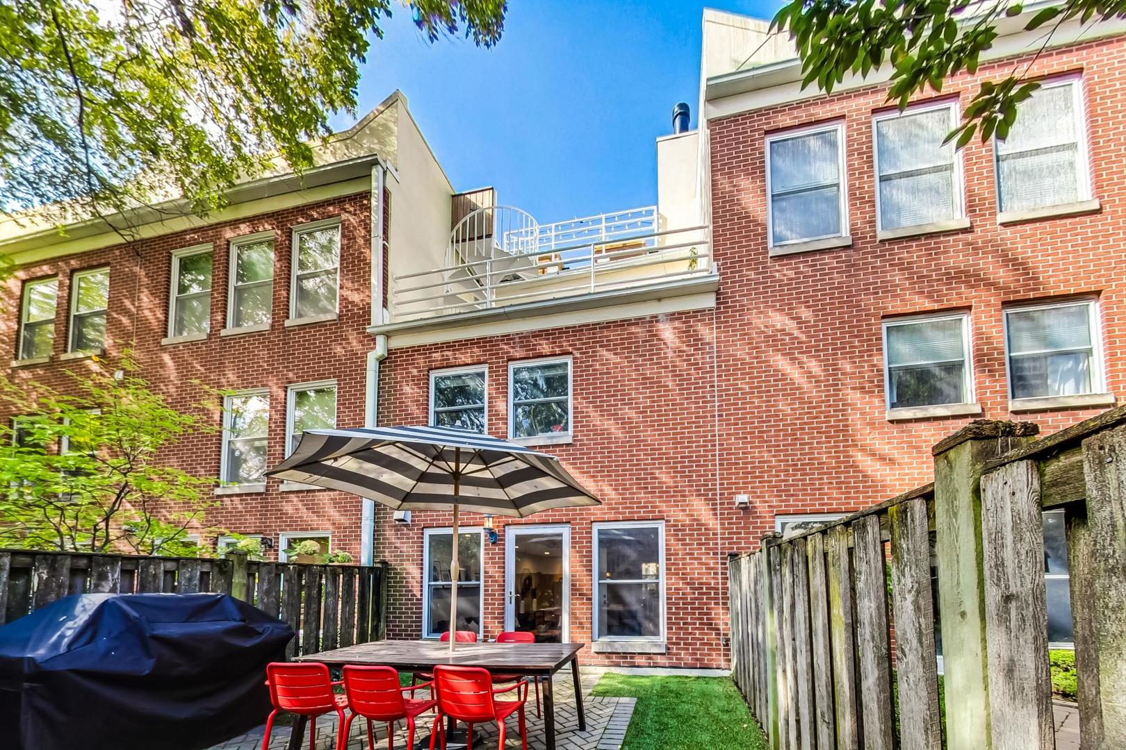 701 S Carpenter Street Unit: G