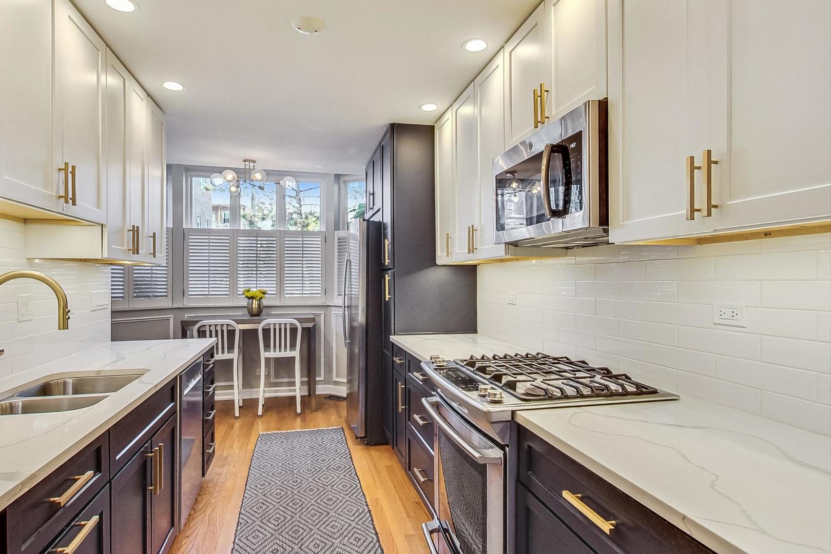 701 S Carpenter Street Unit: G