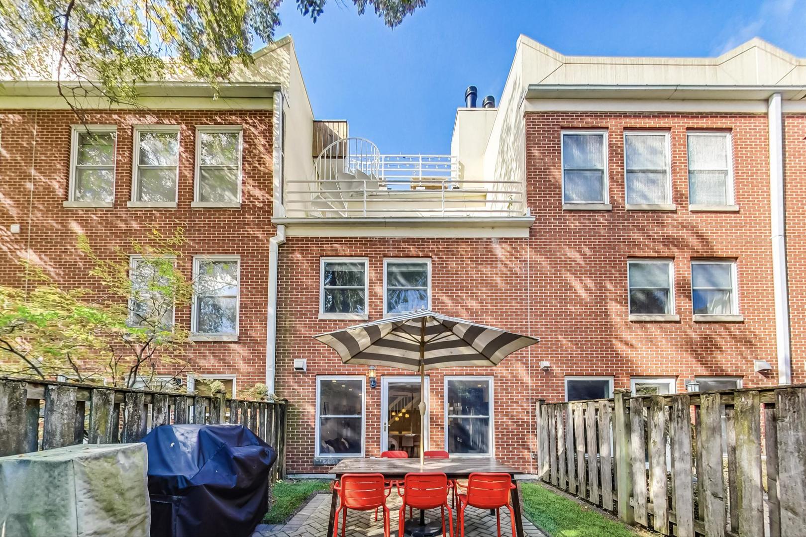 701 S Carpenter Street Unit: G