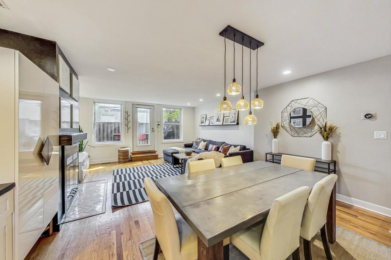 701 S Carpenter Street Unit: G