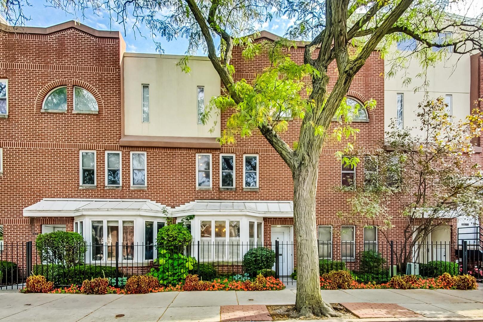 701 S Carpenter Street Unit: G