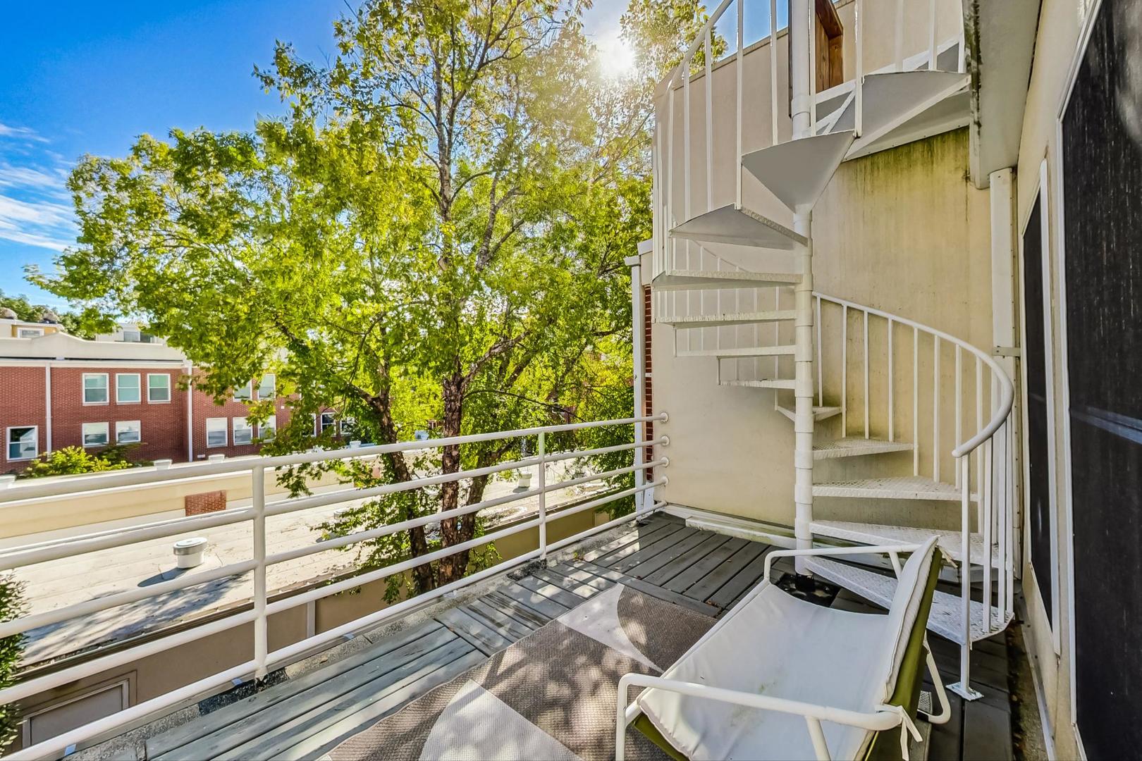 701 S Carpenter Street Unit: G