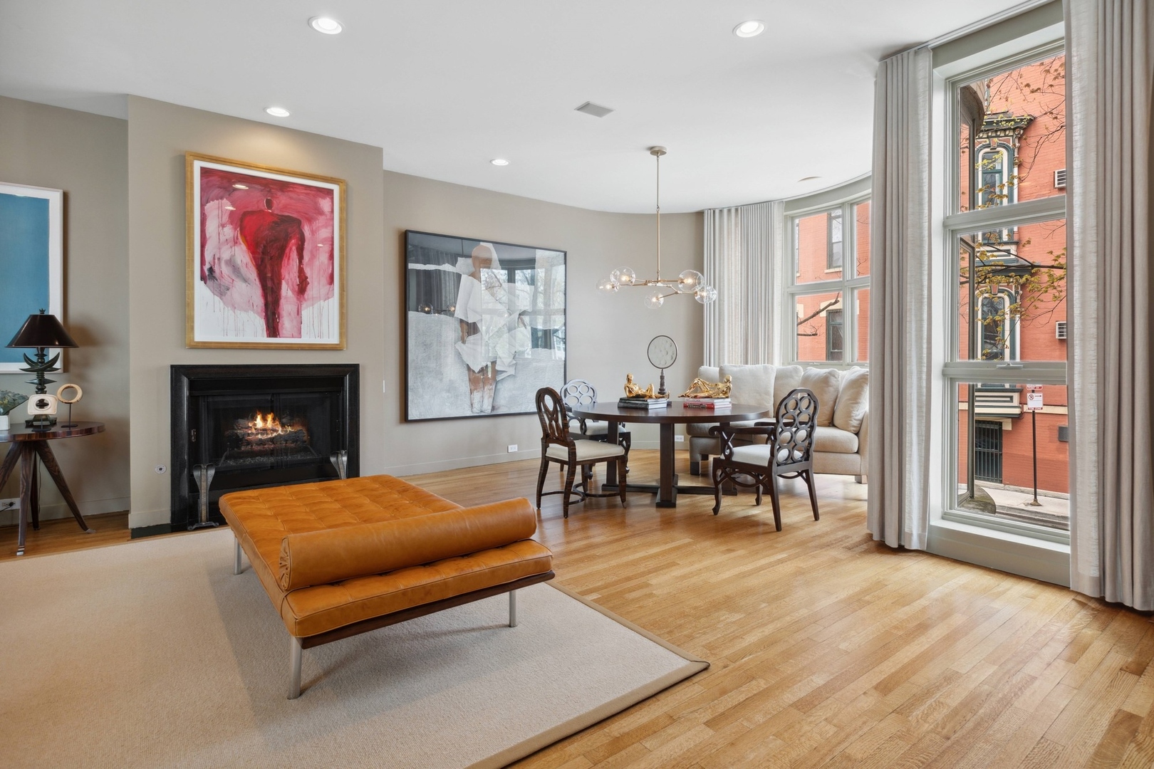 141 W SCHILLER Street
