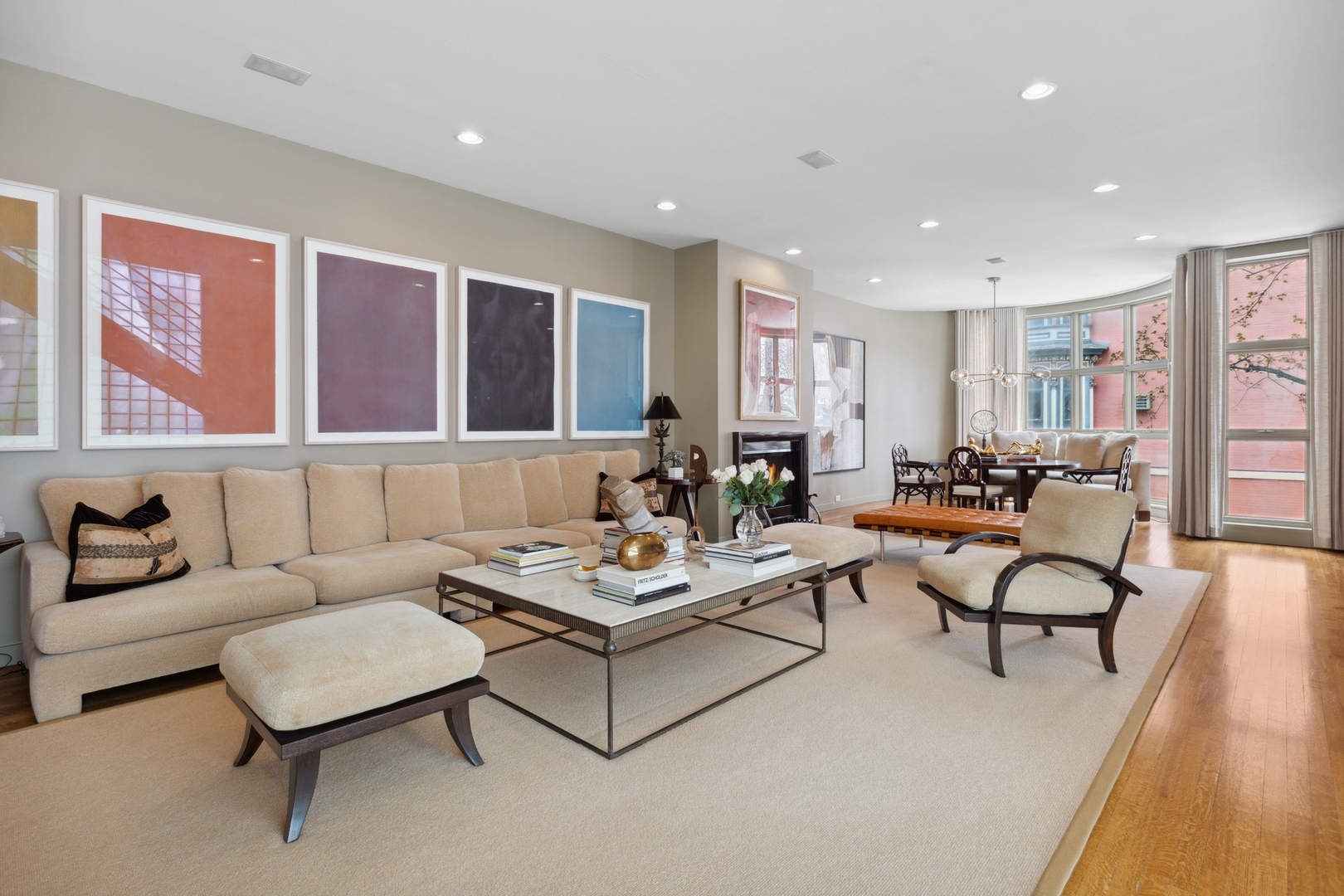 141 W SCHILLER Street