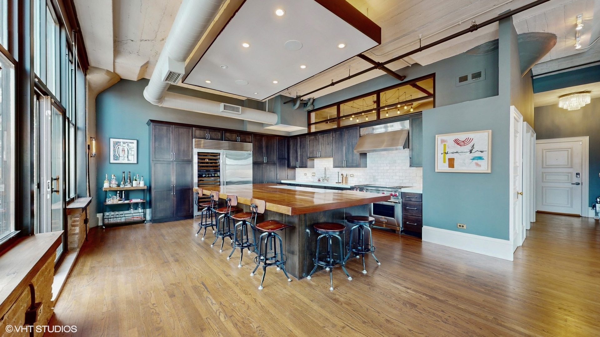 333 W HUBBARD Street Unit: 610