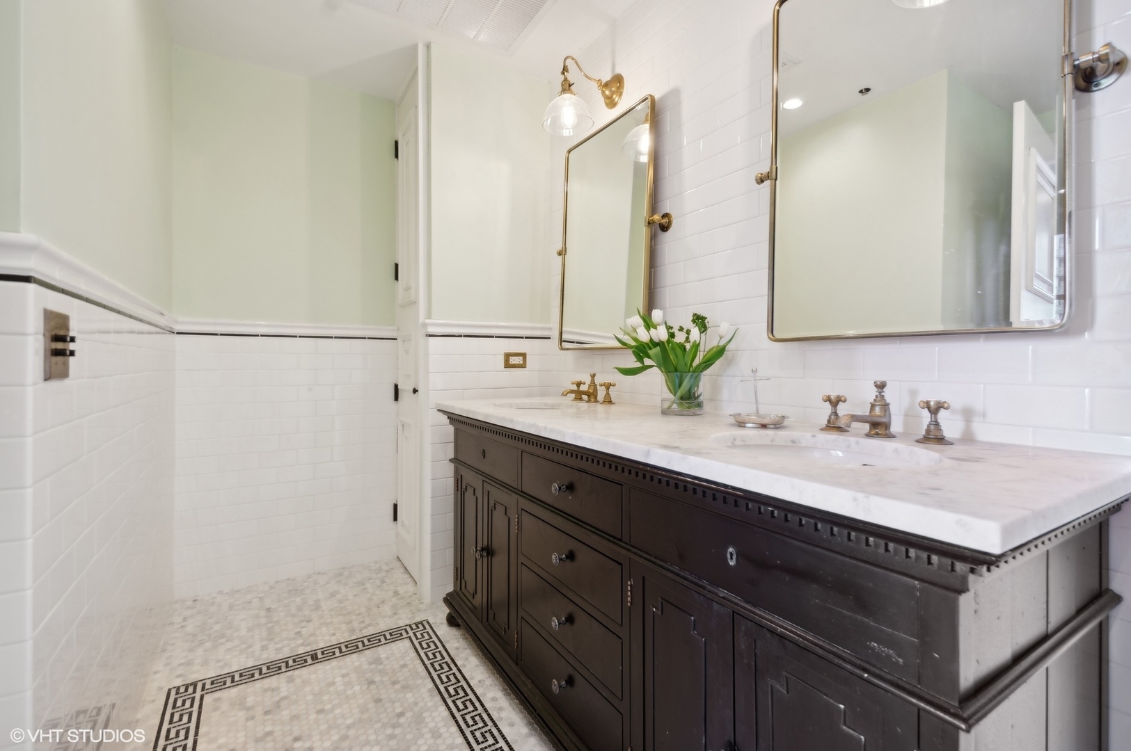 333 W HUBBARD Street Unit: 610