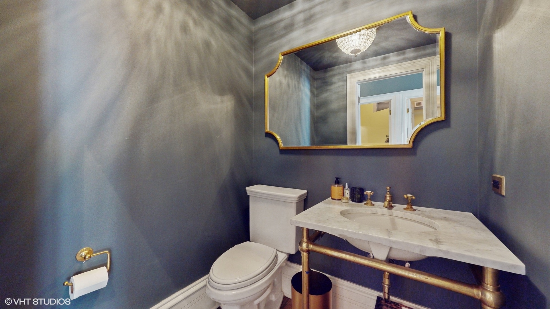 333 W HUBBARD Street Unit: 610