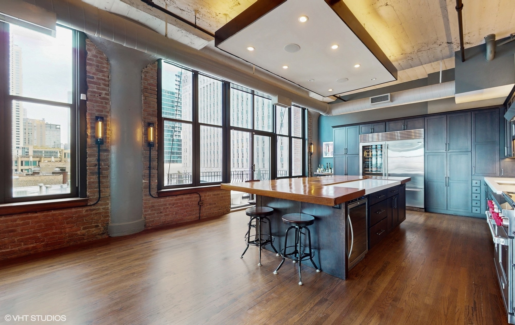 333 W HUBBARD Street Unit: 610