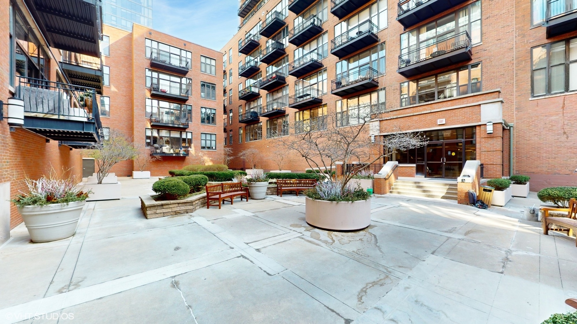 333 W HUBBARD Street Unit: 610