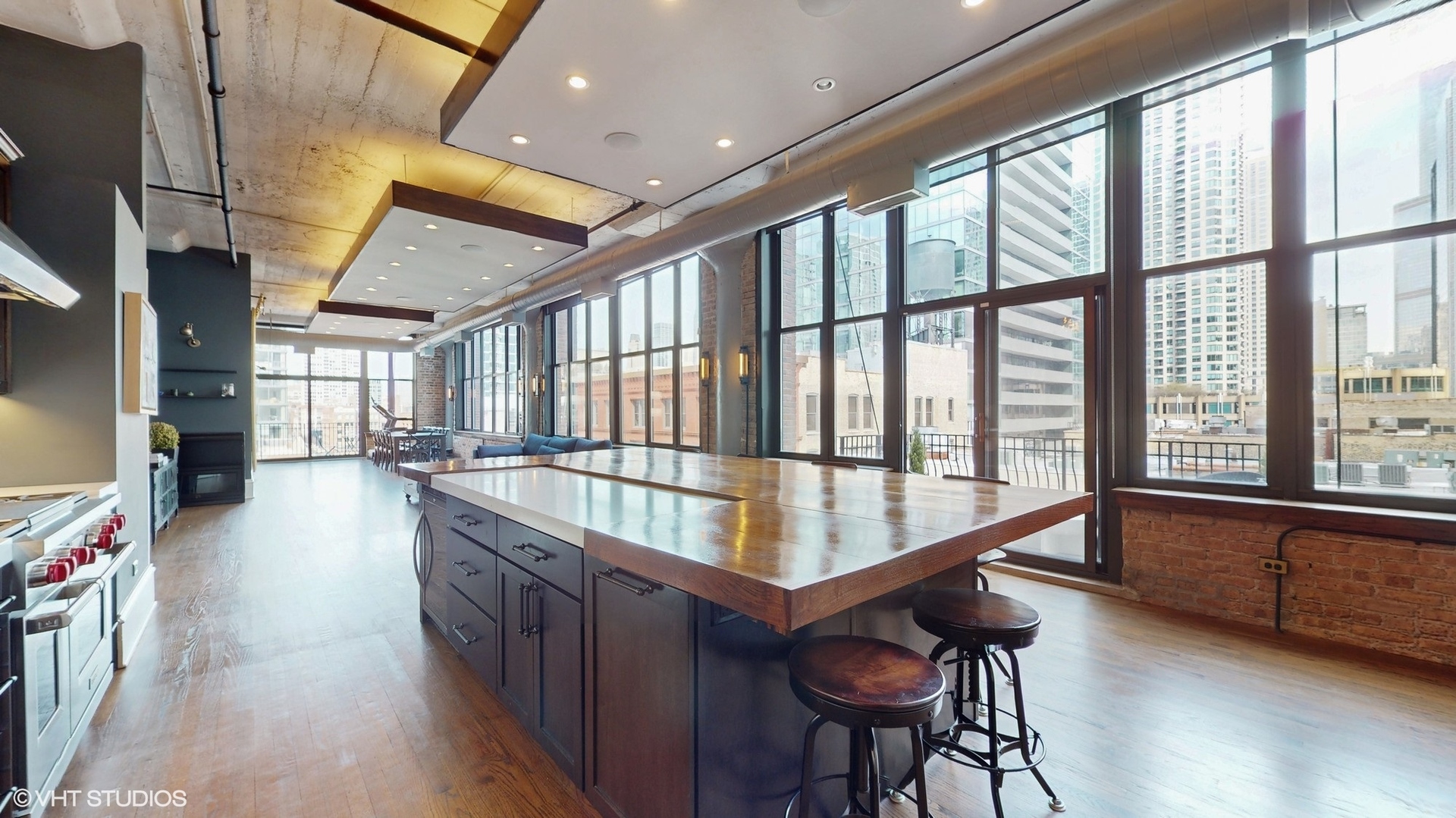 333 W HUBBARD Street Unit: 610