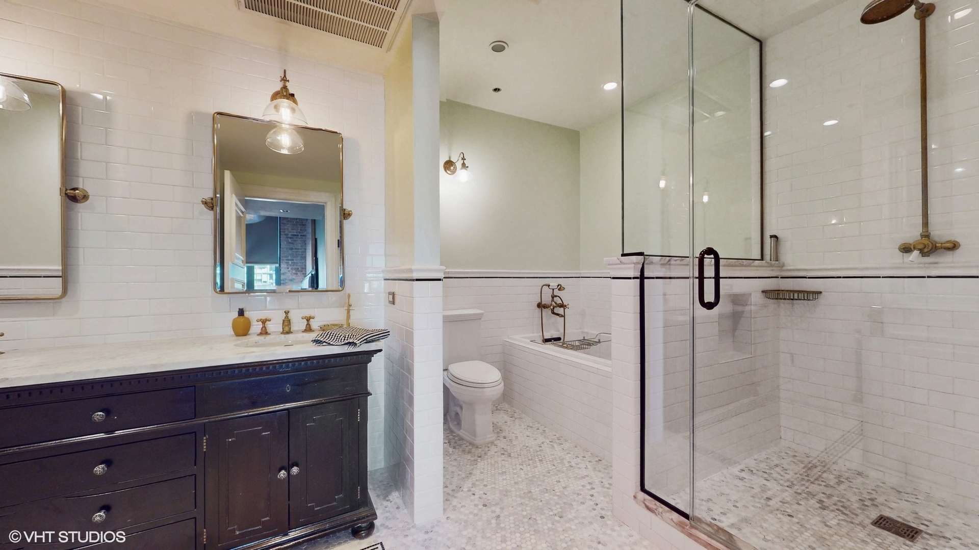 333 W HUBBARD Street Unit: 610