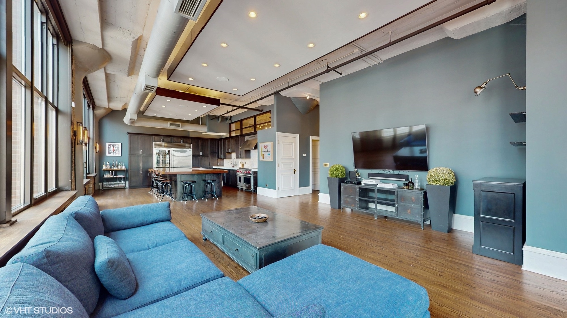 333 W HUBBARD Street Unit: 610