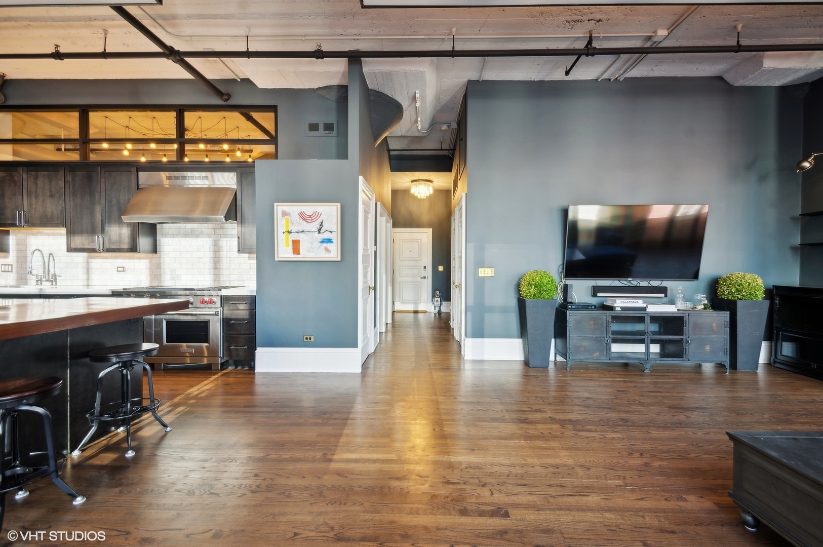 333 W HUBBARD Street Unit: 610