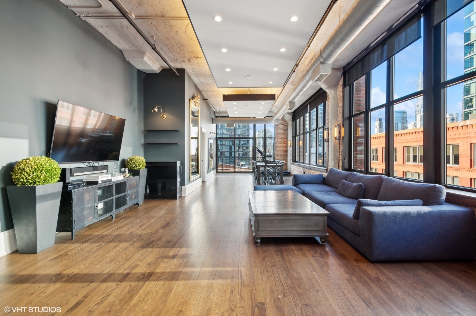 333 W HUBBARD Street Unit: 610