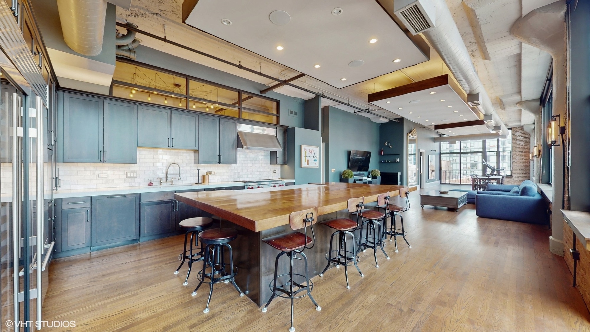 333 W HUBBARD Street Unit: 610