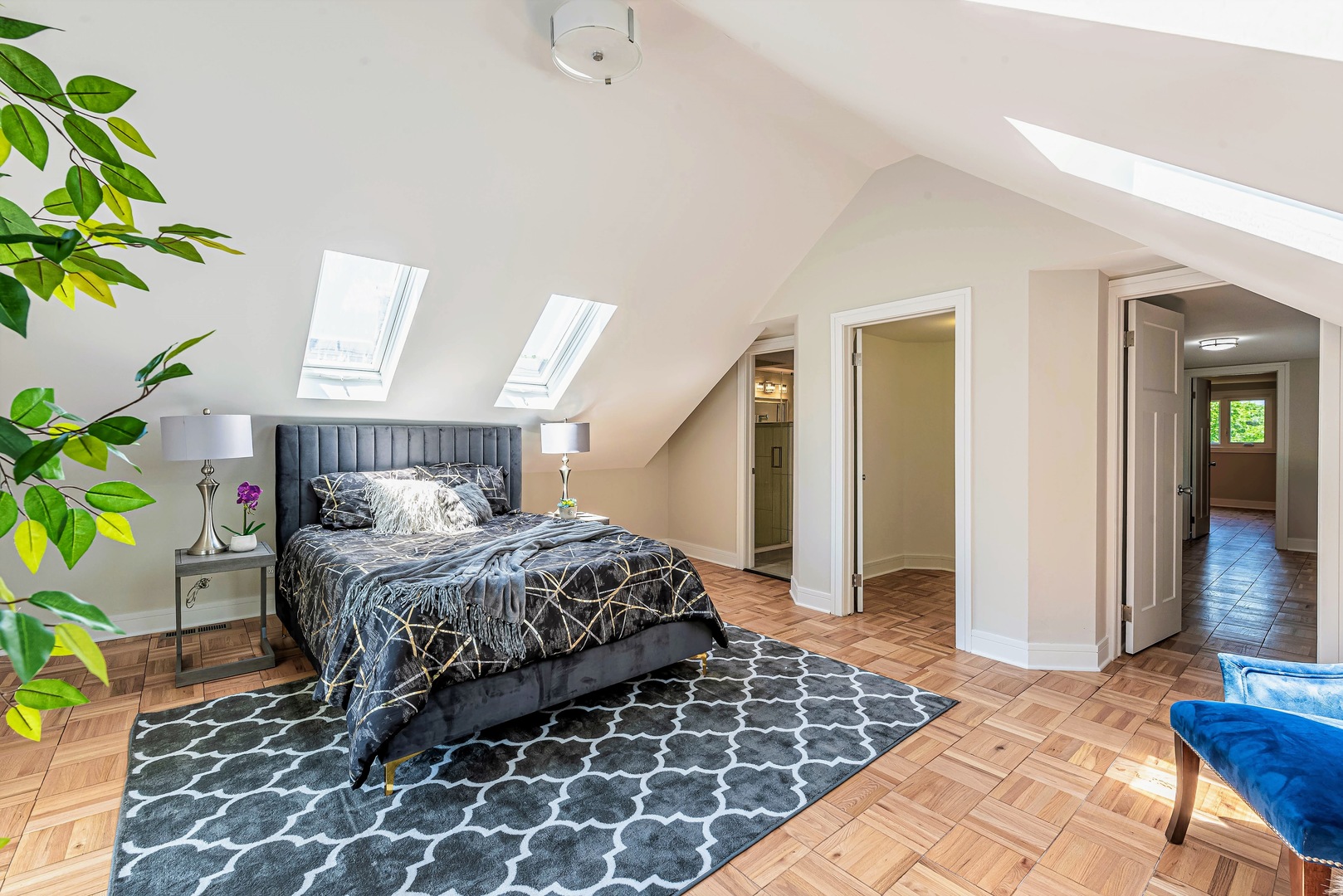 1235 W Barry Avenue Unit: 2