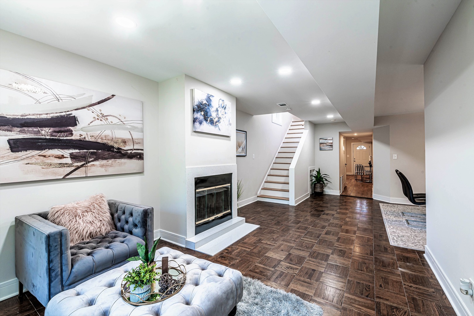 1235 W Barry Avenue Unit: 2